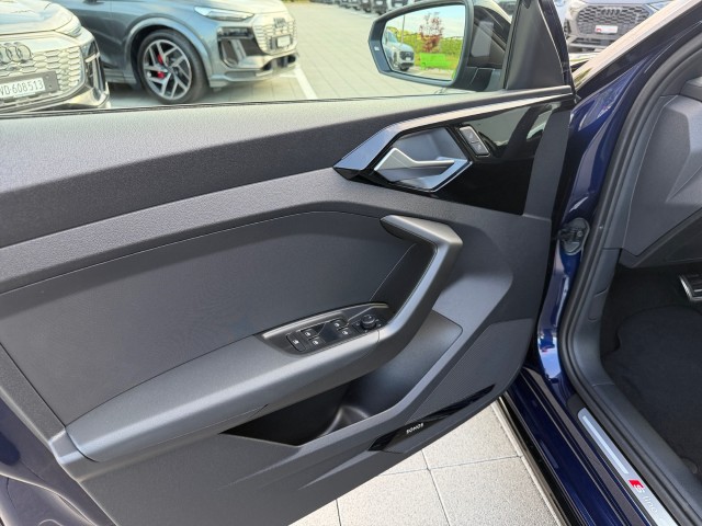 AUDI A1 Sportback 30 TFSI S Line Attraction S-tronic-image-10