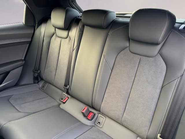 AUDI A1 Sportback 30 TFSI S Line Attraction S-tronic-image-15