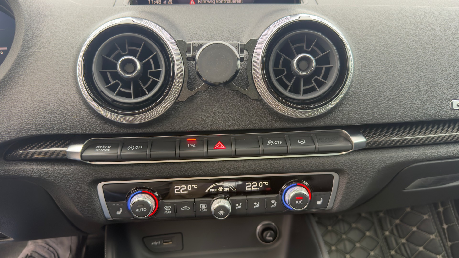 AUDI RS3 Limousine 2.5 TSI quattro S-tronic-image-12