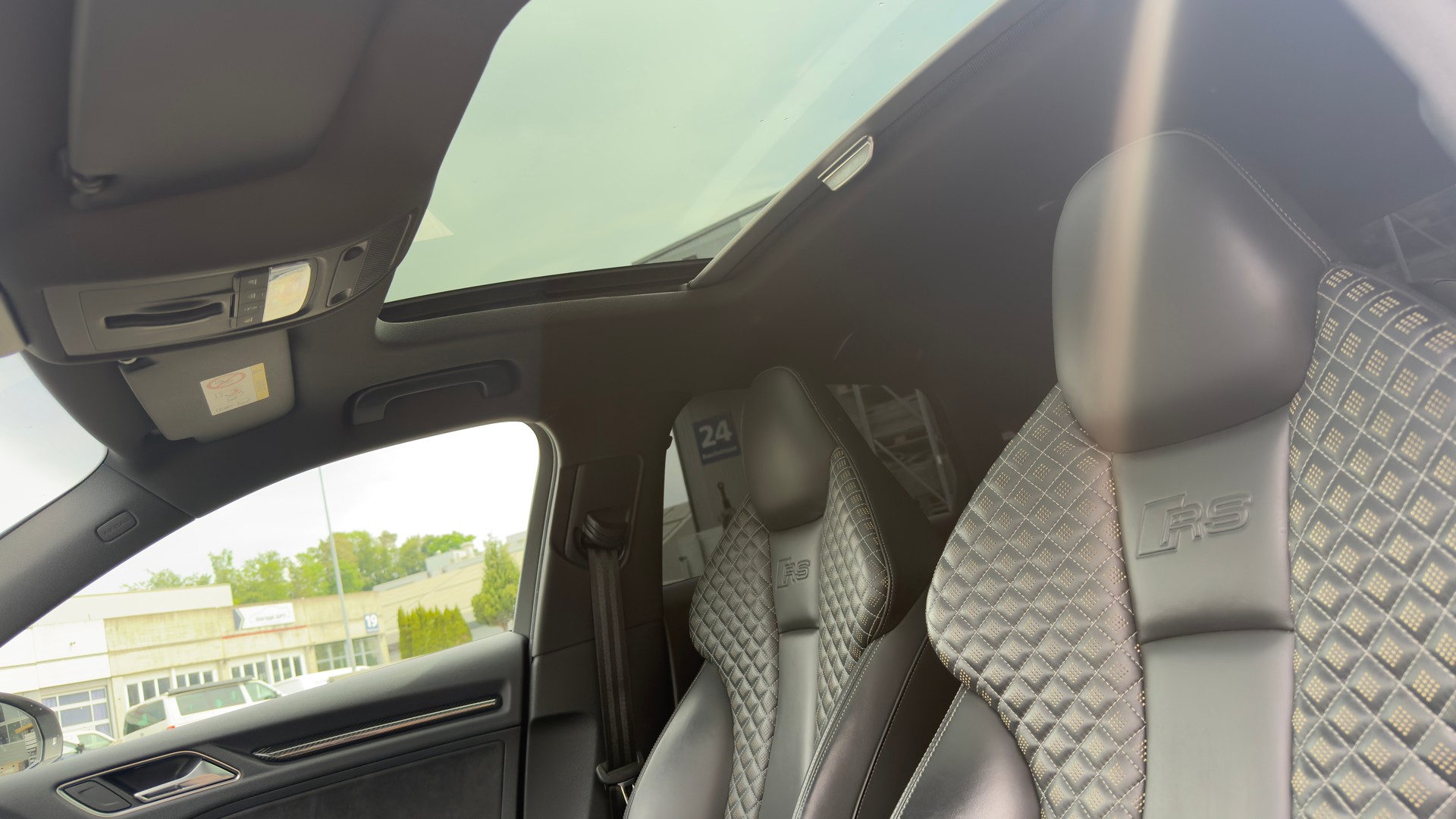 AUDI RS3 Limousine 2.5 TSI quattro S-tronic-image-13