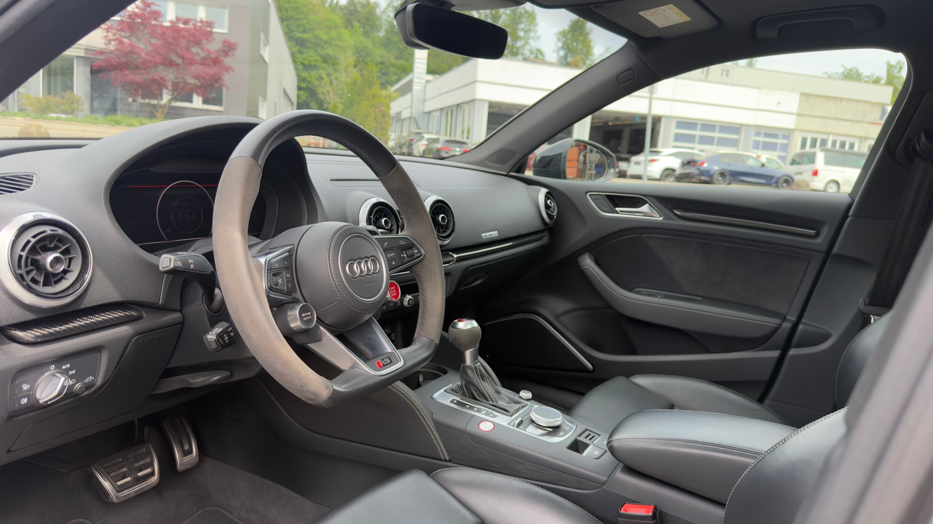 AUDI RS3 Limousine 2.5 TSI quattro S-tronic-image-7