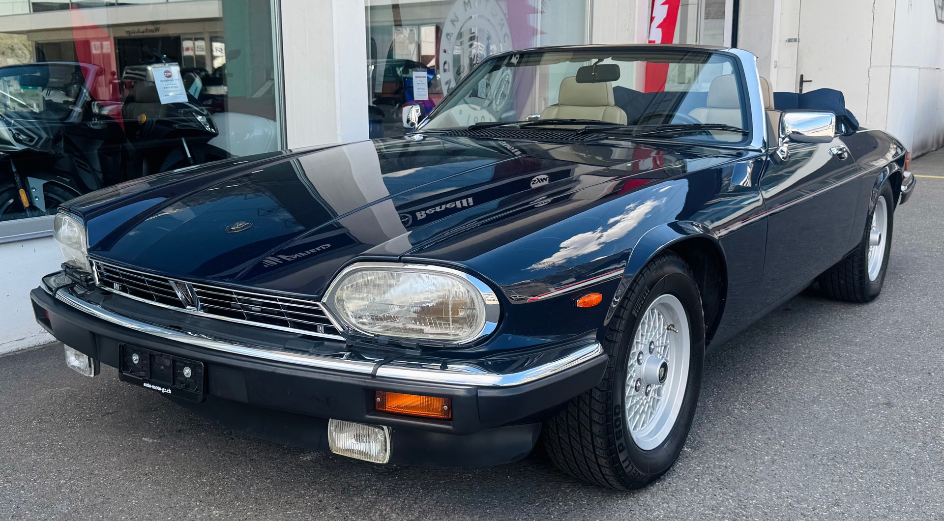 JAGUAR XJS 5.3 V12 Convertible-image-8