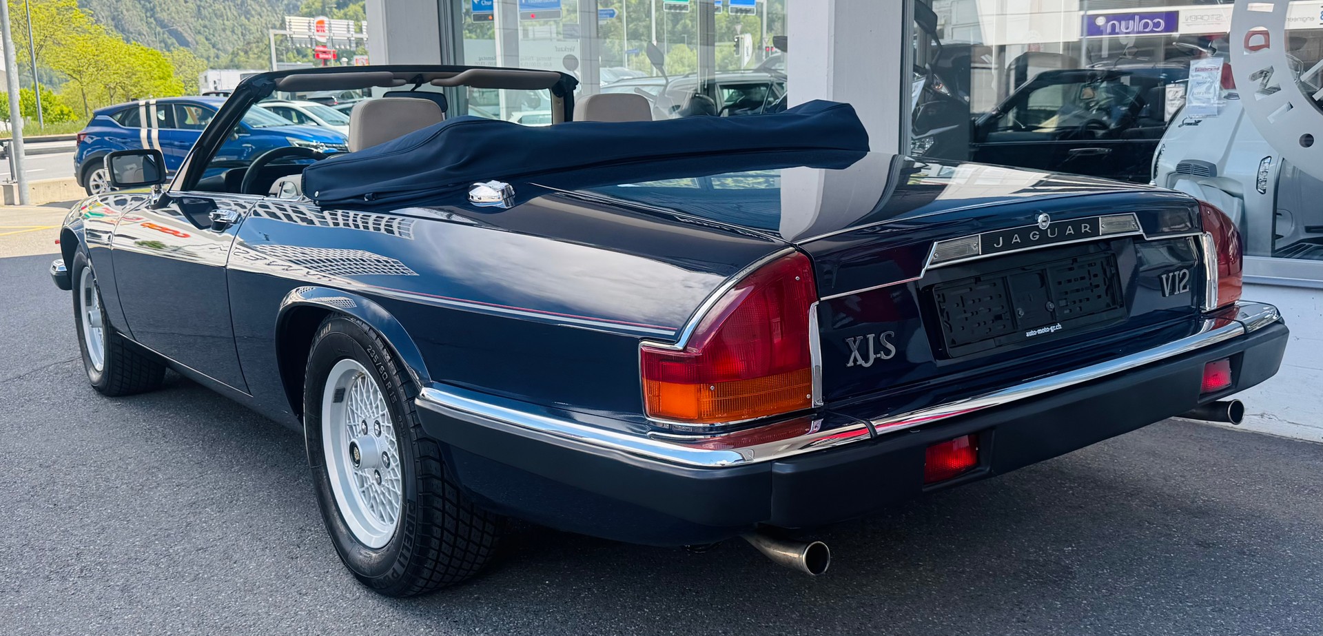 JAGUAR XJS 5.3 V12 Convertible-image-6
