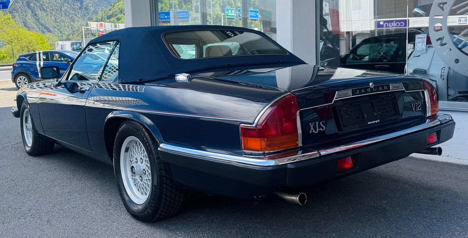 JAGUAR XJS 5.3 V12 Convertible-image-4