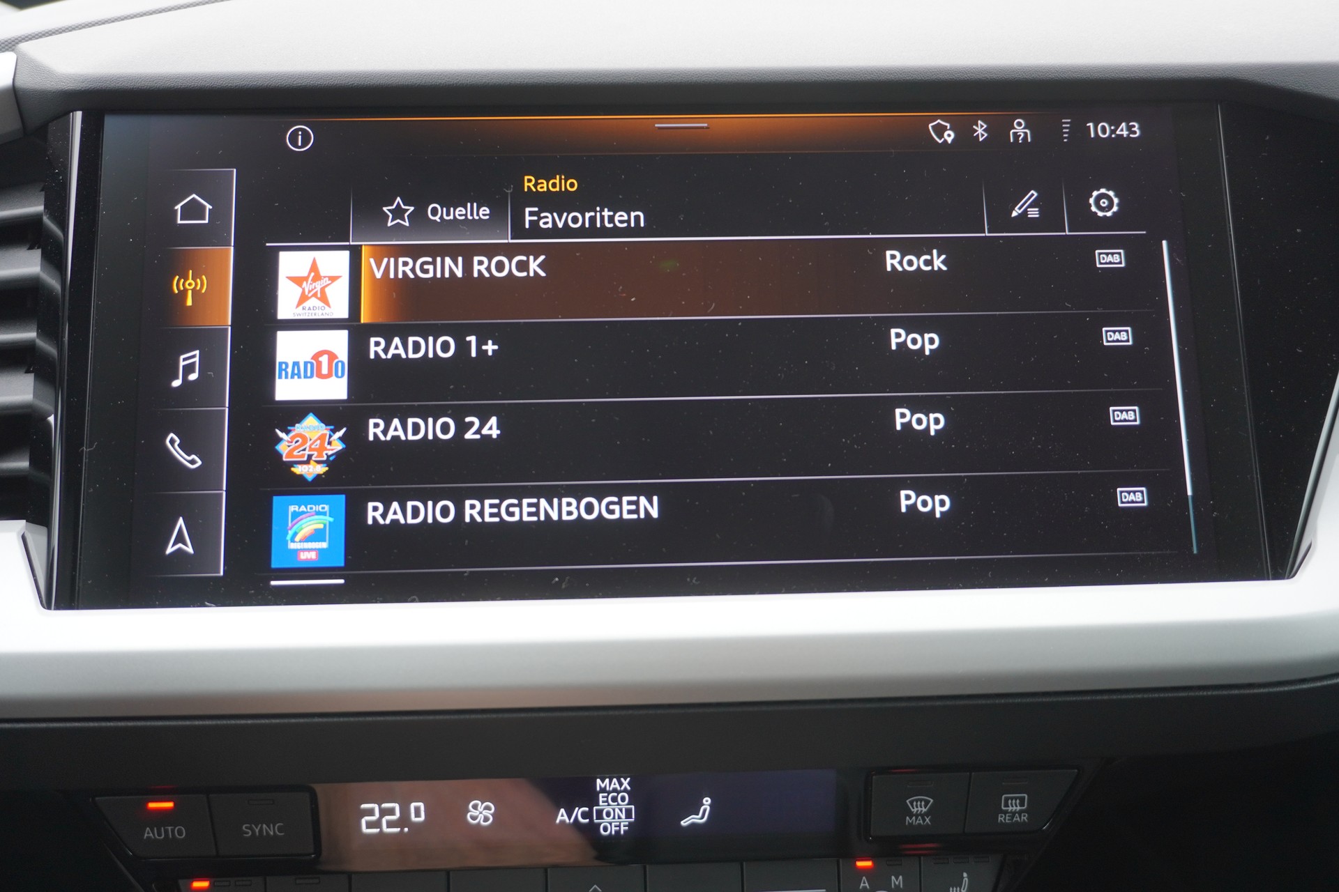 AUDI Q4 e-tron 45 quattro-image-22
