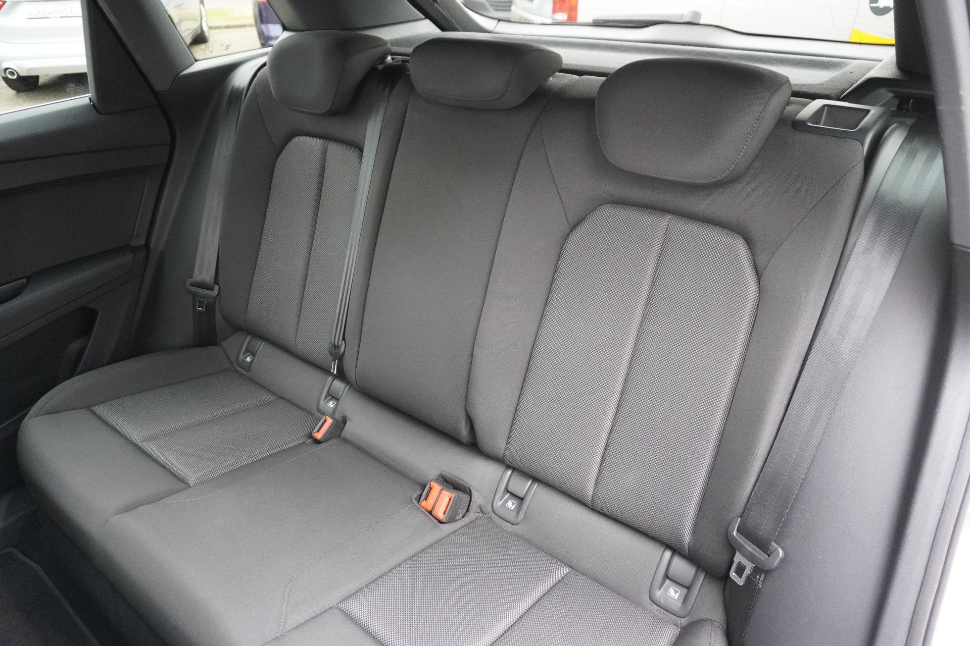 AUDI Q4 e-tron 45 quattro-image-13