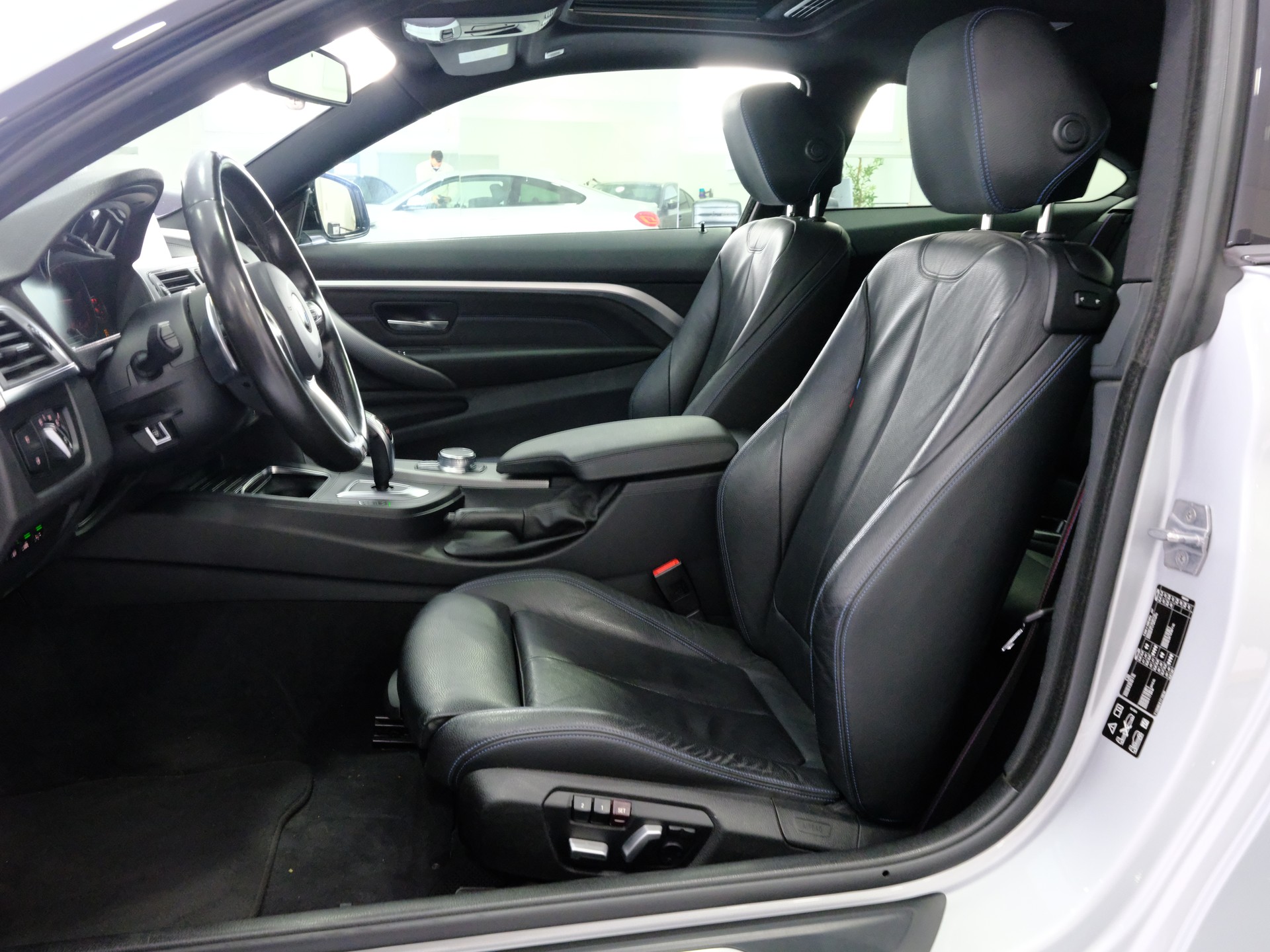 BMW 440i Coupé xDrive M Sport Steptronic-image-10