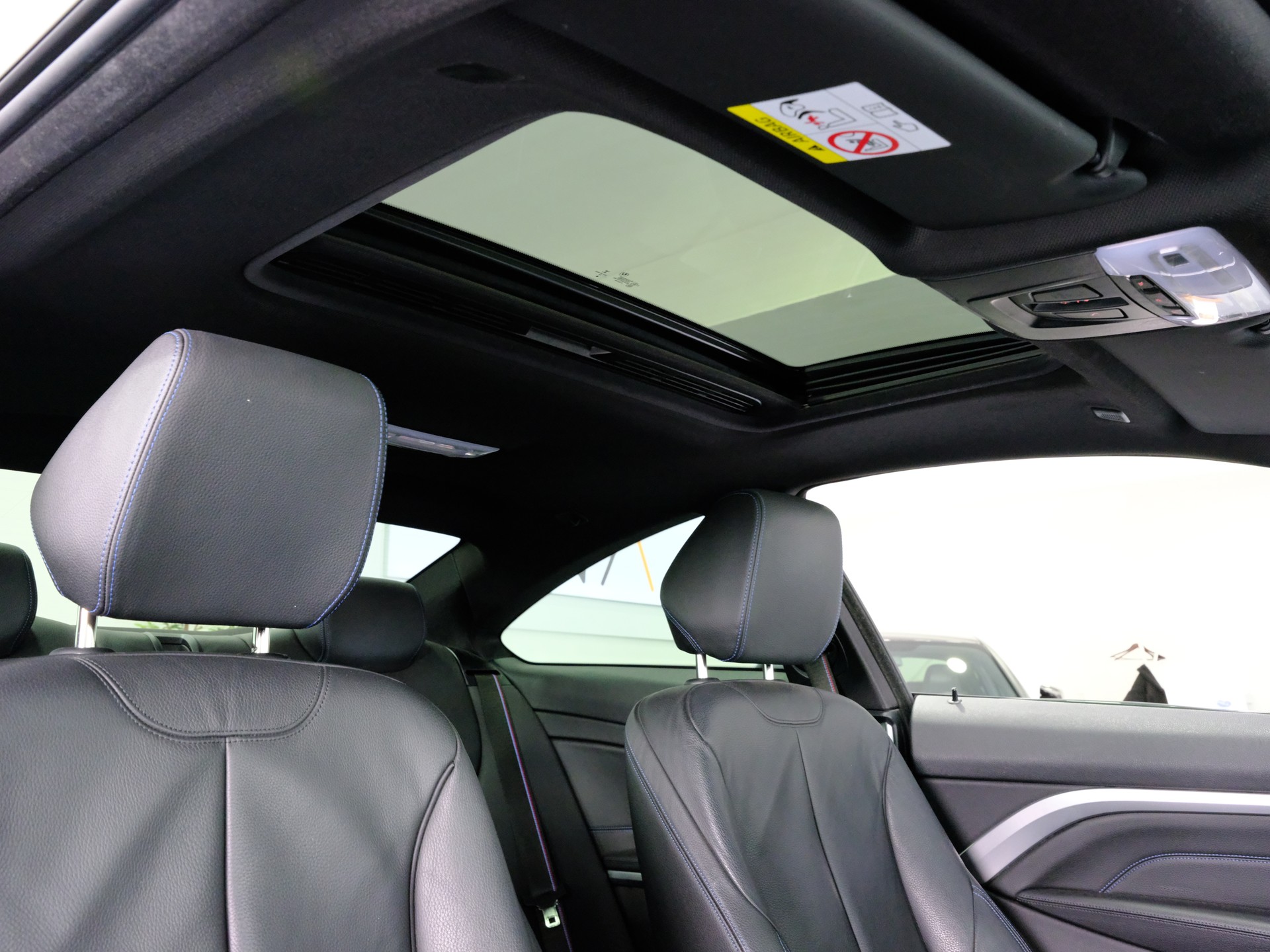BMW 440i Coupé xDrive M Sport Steptronic-image-16