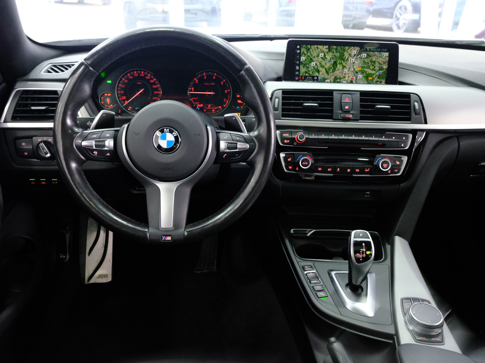 BMW 440i Coupé xDrive M Sport Steptronic-image-11