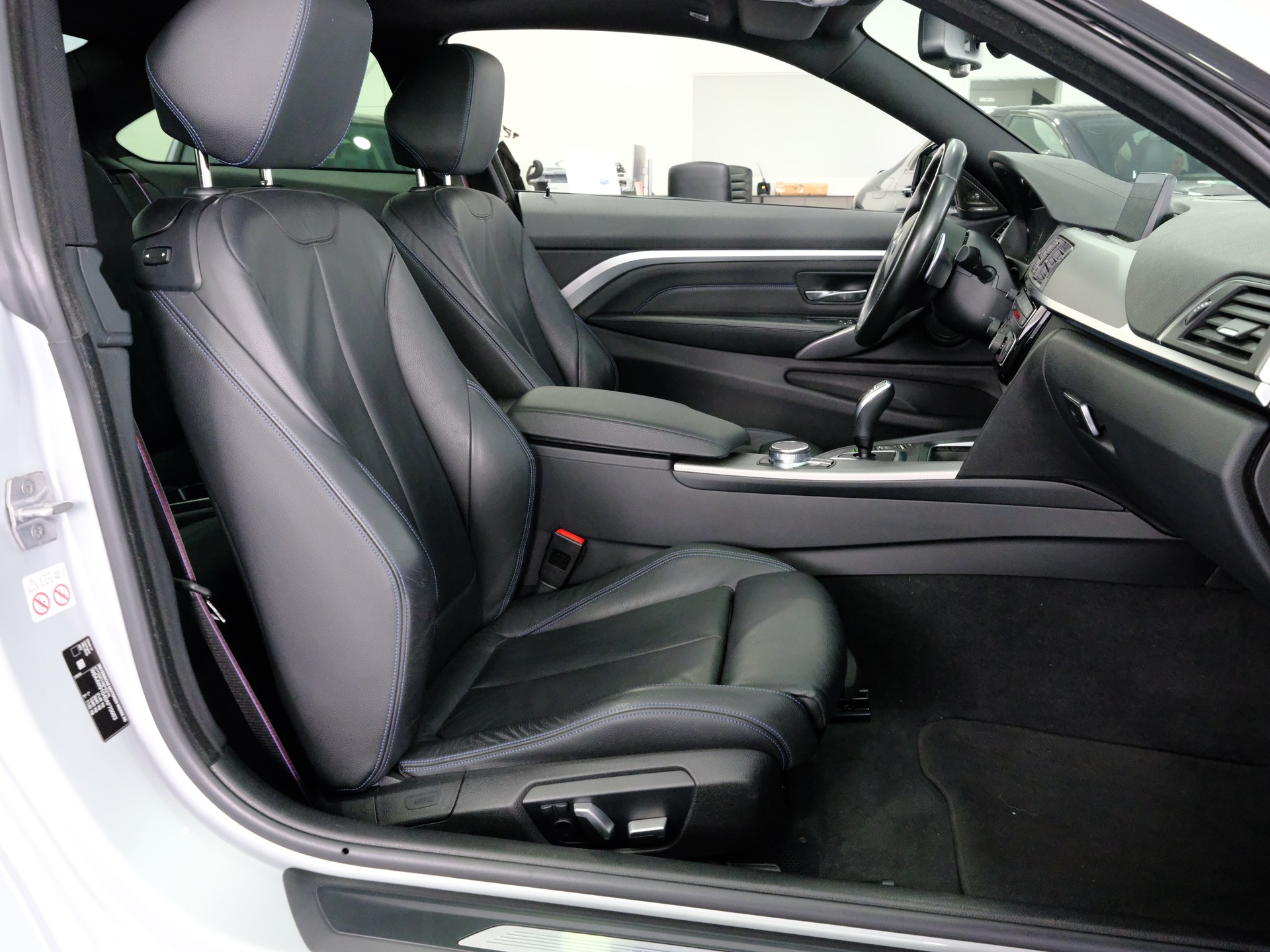 BMW 440i Coupé xDrive M Sport Steptronic-image-14