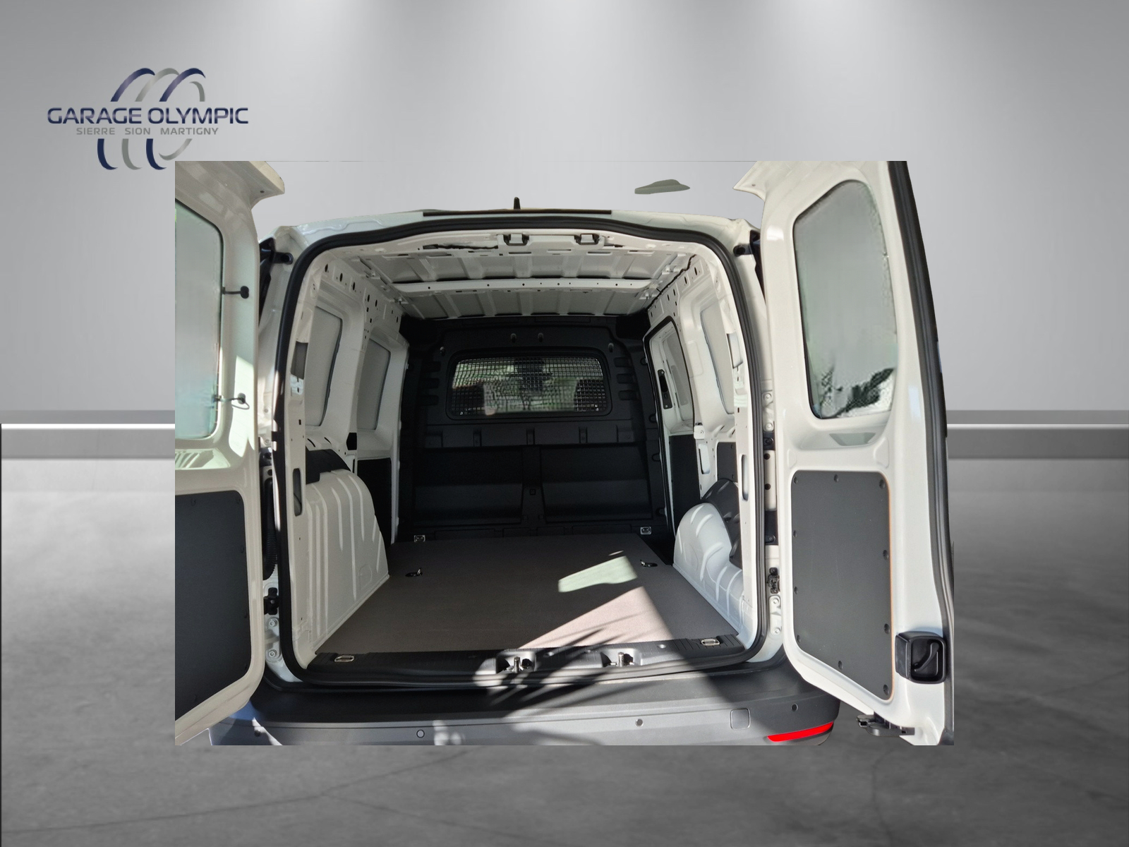 VW Caddy Cargo 2.0TDI Maxi 4Motion-image-5