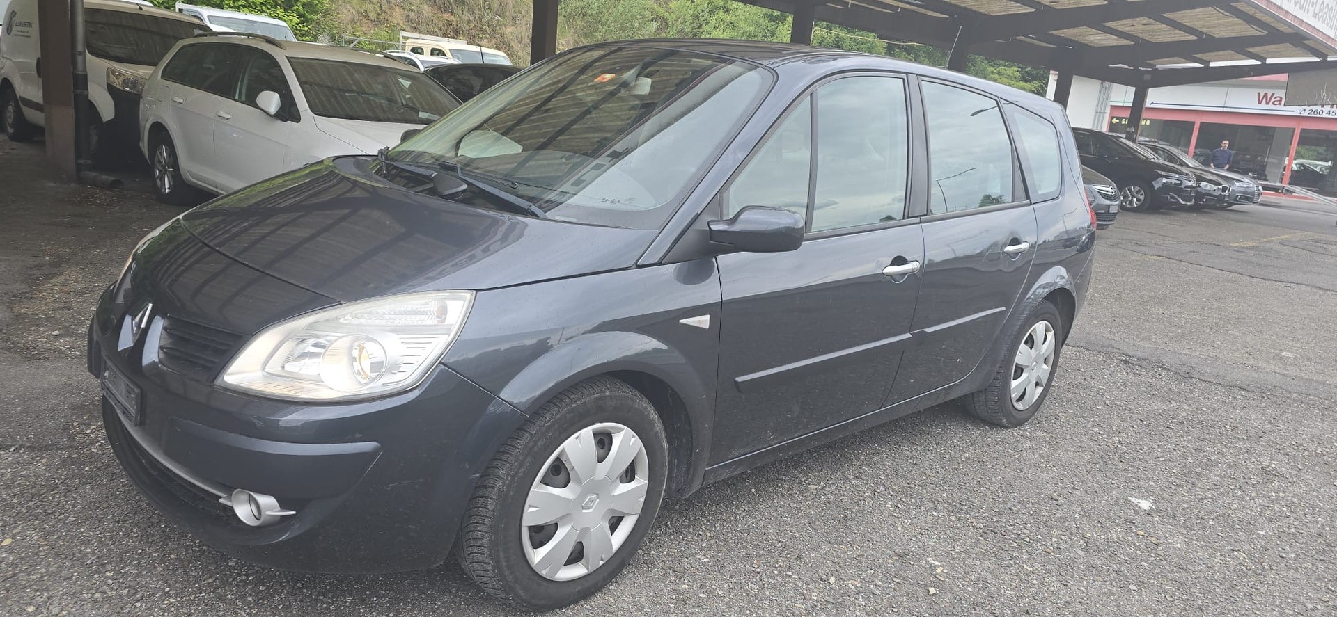RENAULT Grand Scénic 2.0 16V Fairway Automatic-image-1