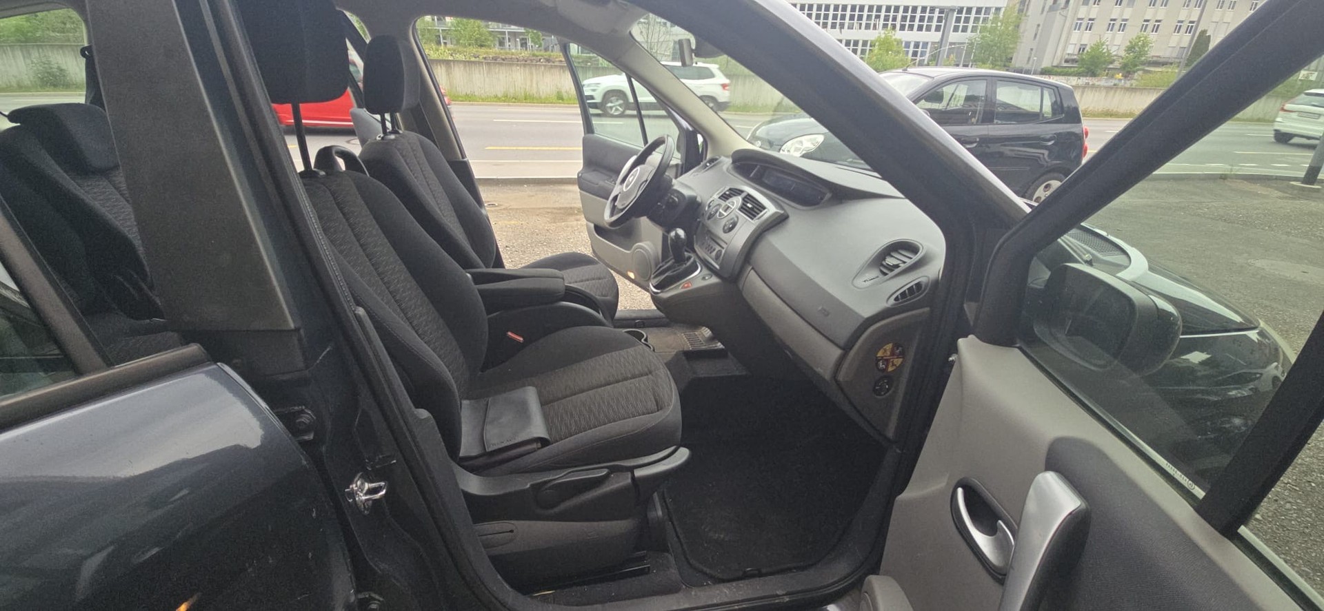 RENAULT Grand Scénic 2.0 16V Fairway Automatic-image-9