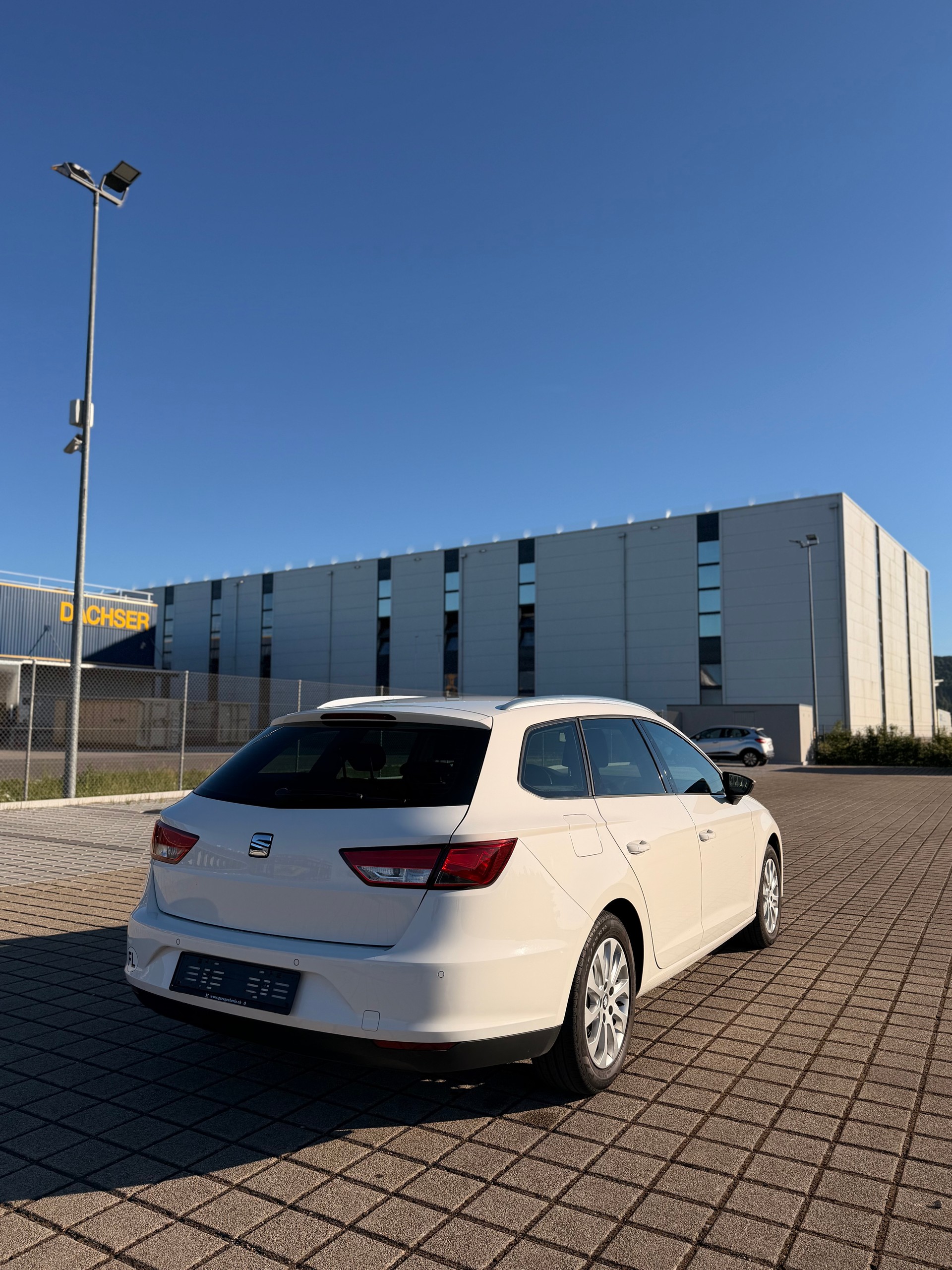 SEAT Leon ST 1.6 TDI Style DSG-image-7
