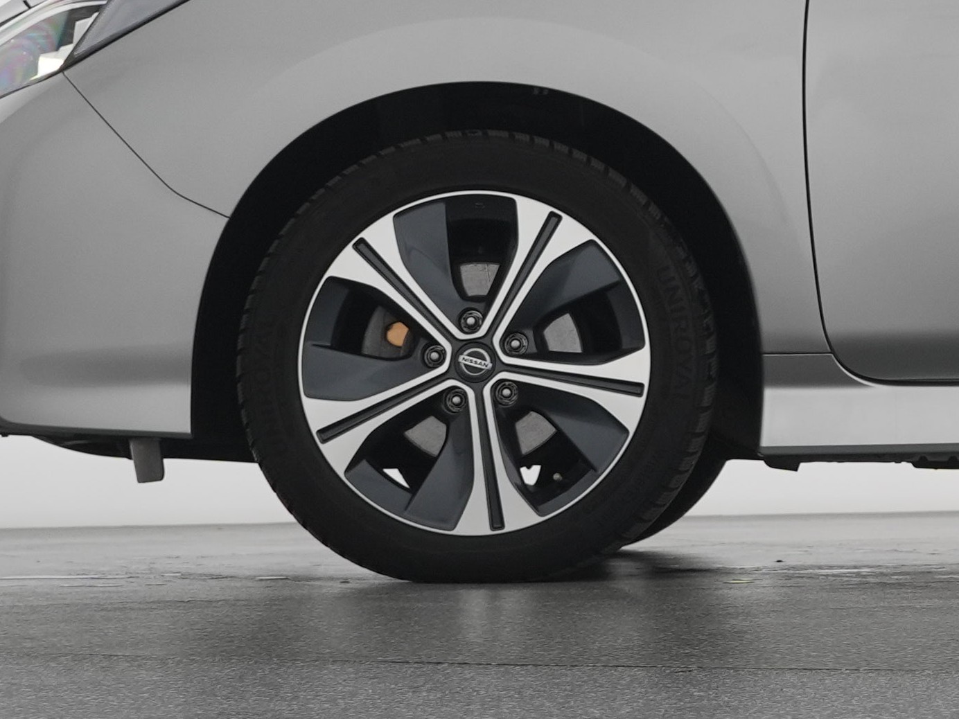 NISSAN Tekna Ultrasuede-image-2