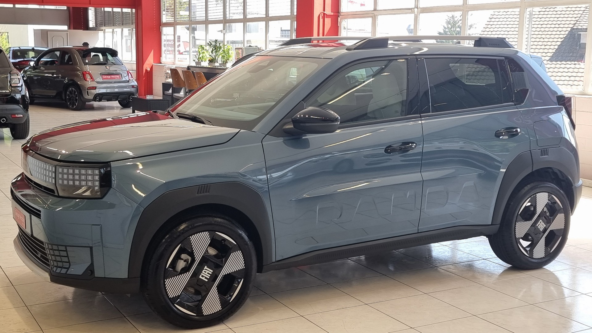 FIAT Grande Panda 1.2 Hybrid La Prima-showroom-element-1