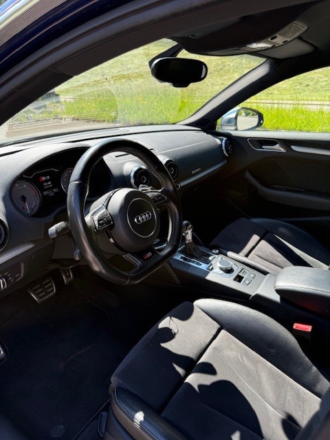 AUDI S3 Sportback 2.0 TFSI quattro S-tronic-image-9