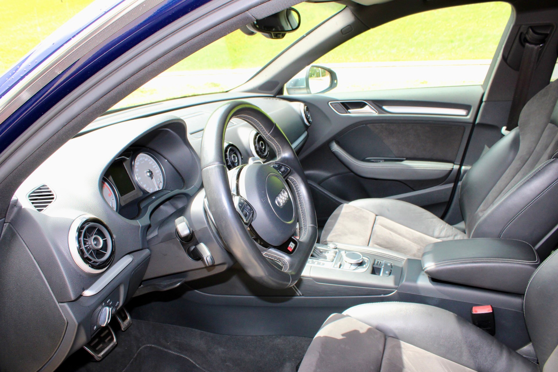 AUDI S3 Sportback 2.0 TFSI quattro S-tronic-image-8