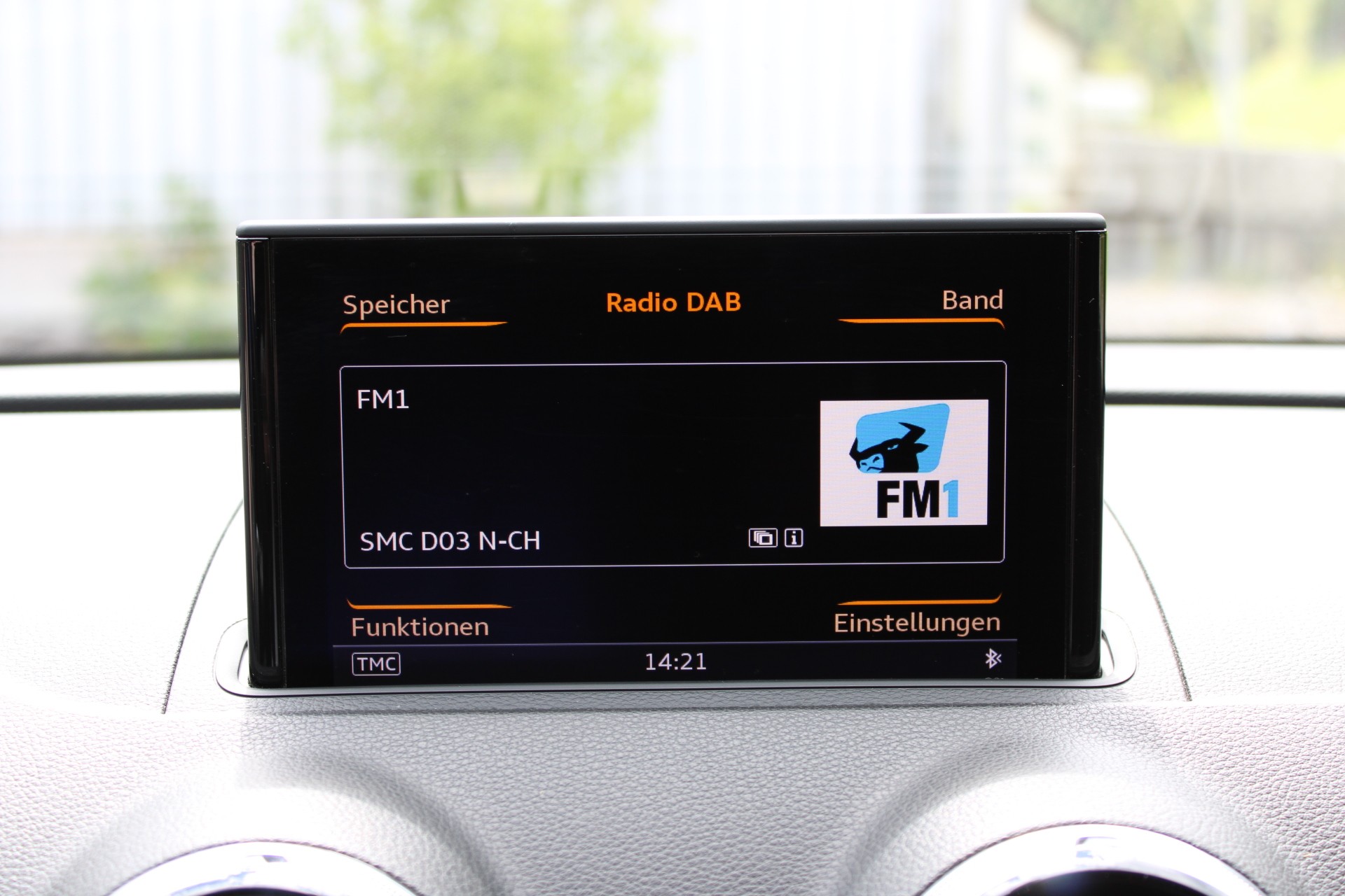 AUDI S3 Sportback 2.0 TFSI quattro S-tronic-image-11