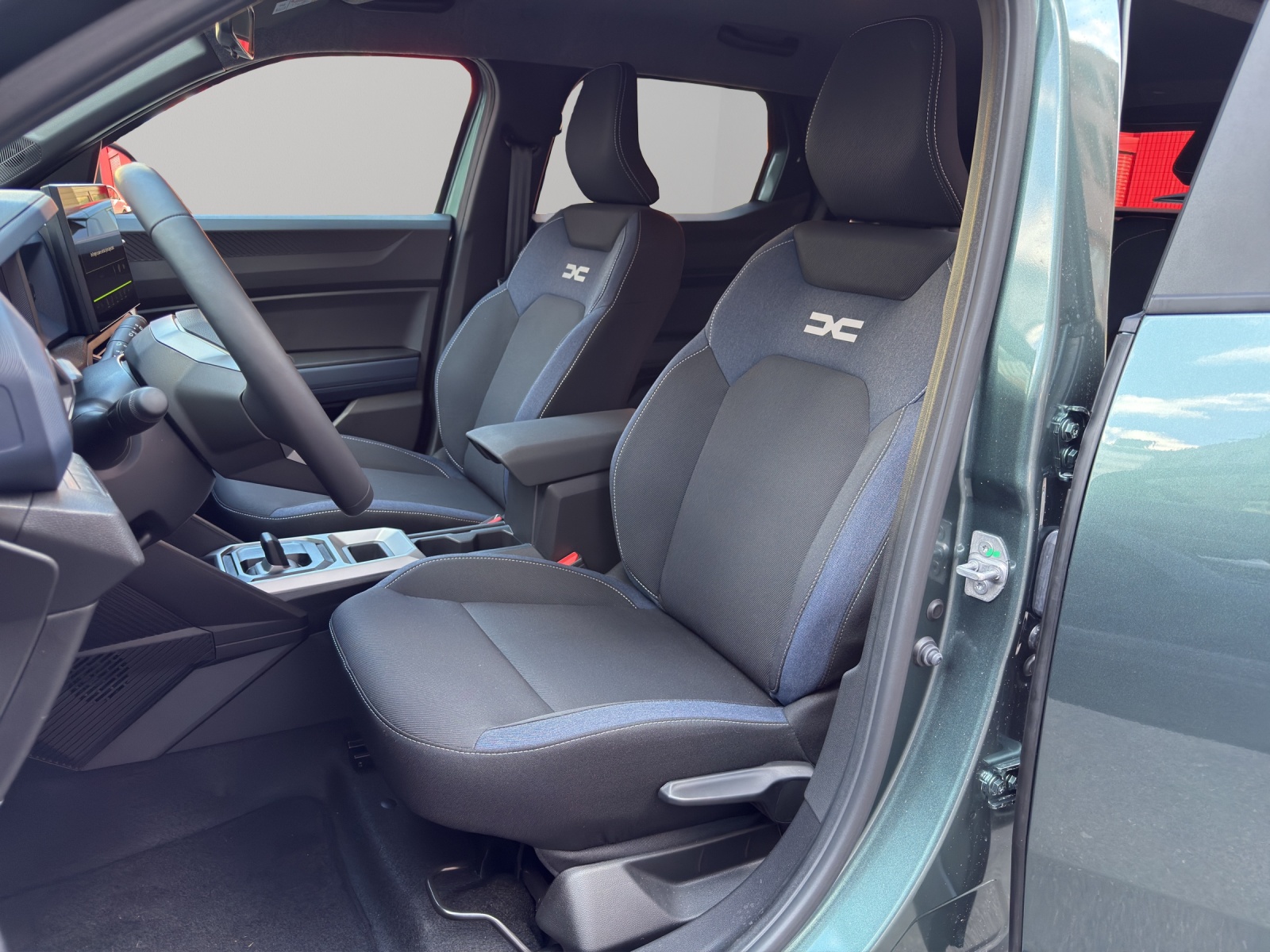 DACIA Duster 1.6 Hybrid Journey-image-3