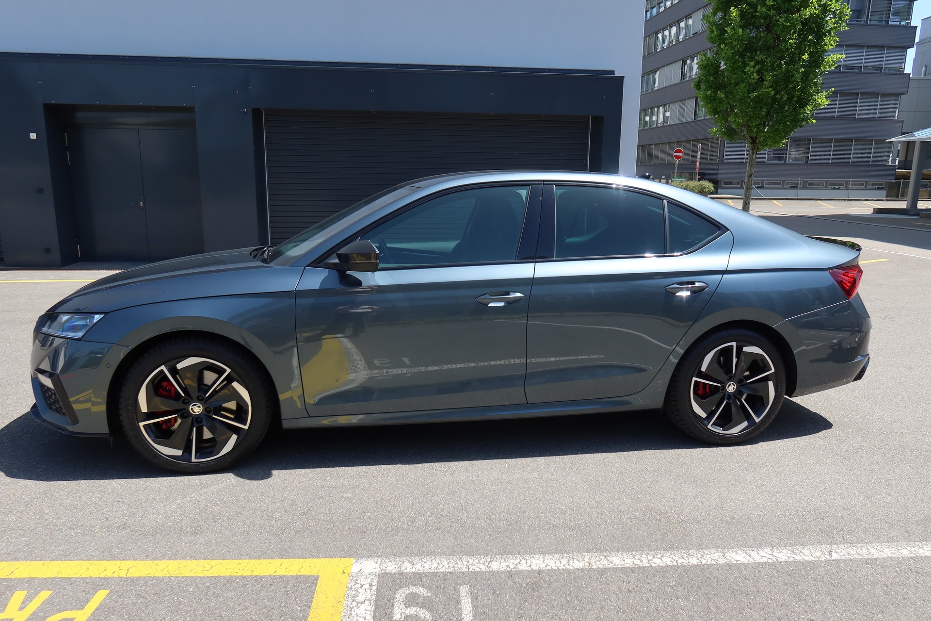 SKODA 2.0 TSI 245 RS DSG *Limousine*-image-2