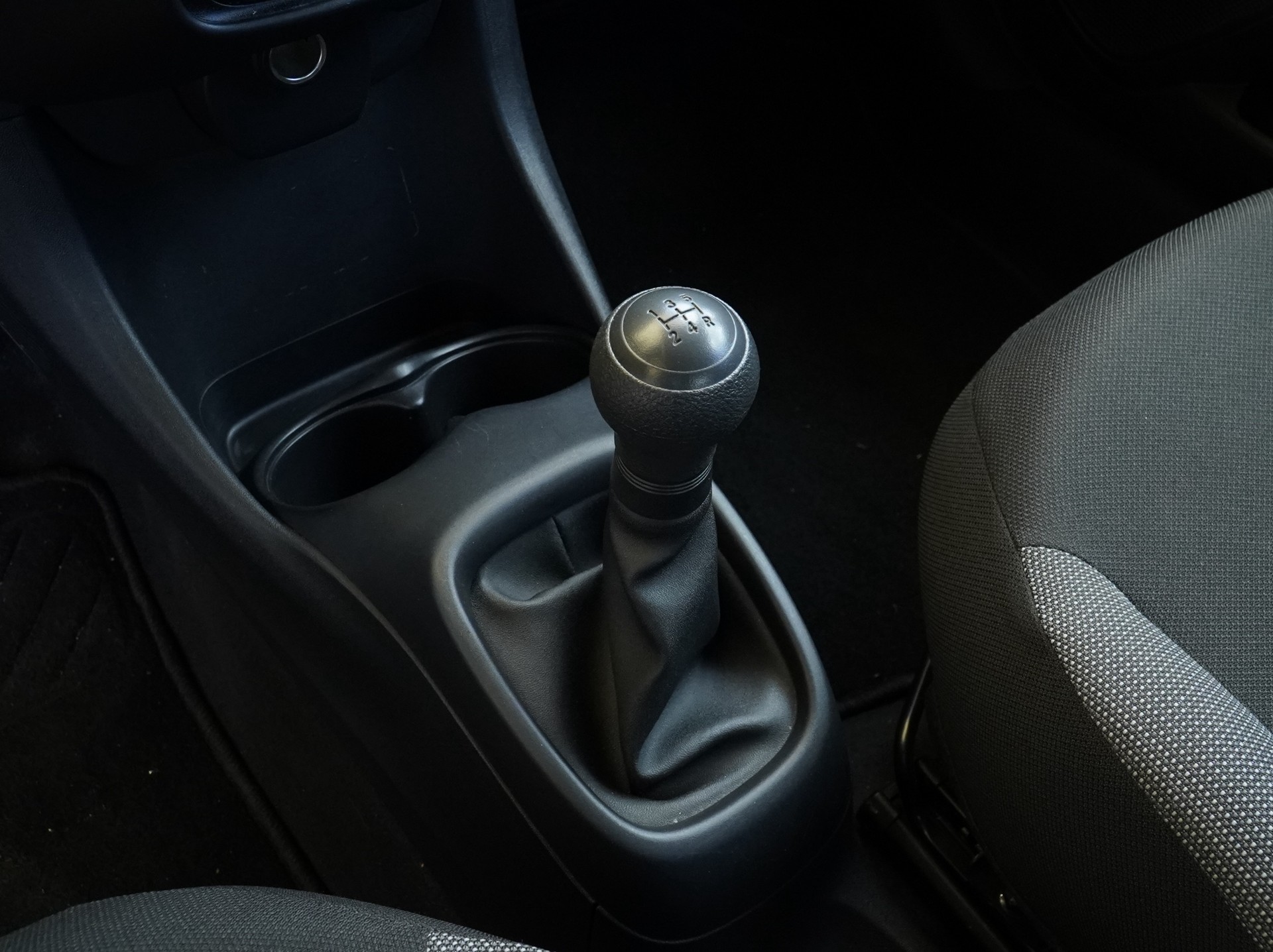 PEUGEOT 108 e-1.0 VTi Stop&Start Active Top *CH Fahrzeug*-image-9