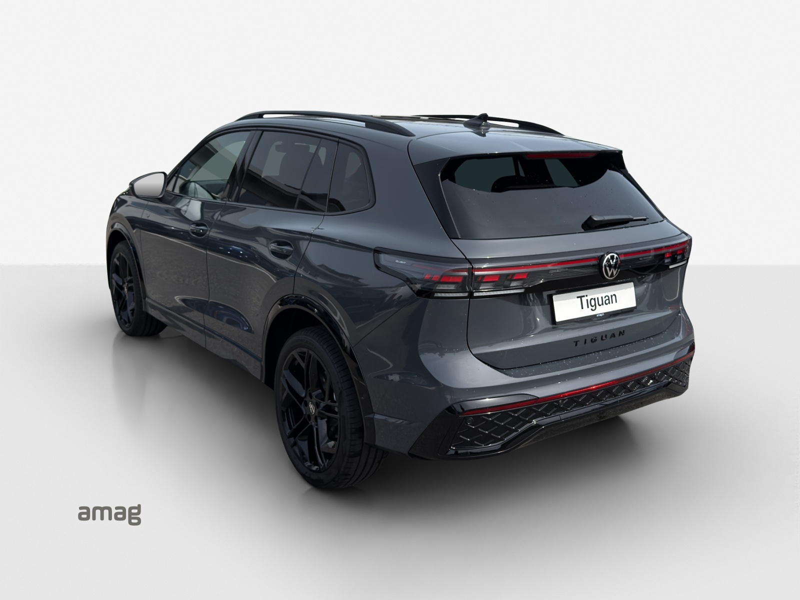 VW Tiguan 2.0 TSI DSG R-Line 4Motion-image-2