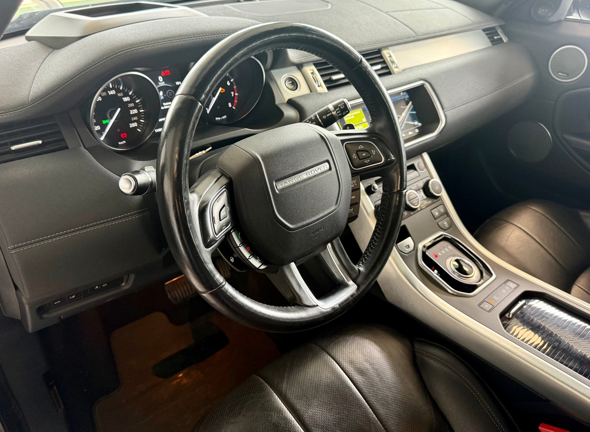 LAND ROVER Range Rover Evoque 2.0 Si4 Pure AT9-image-12