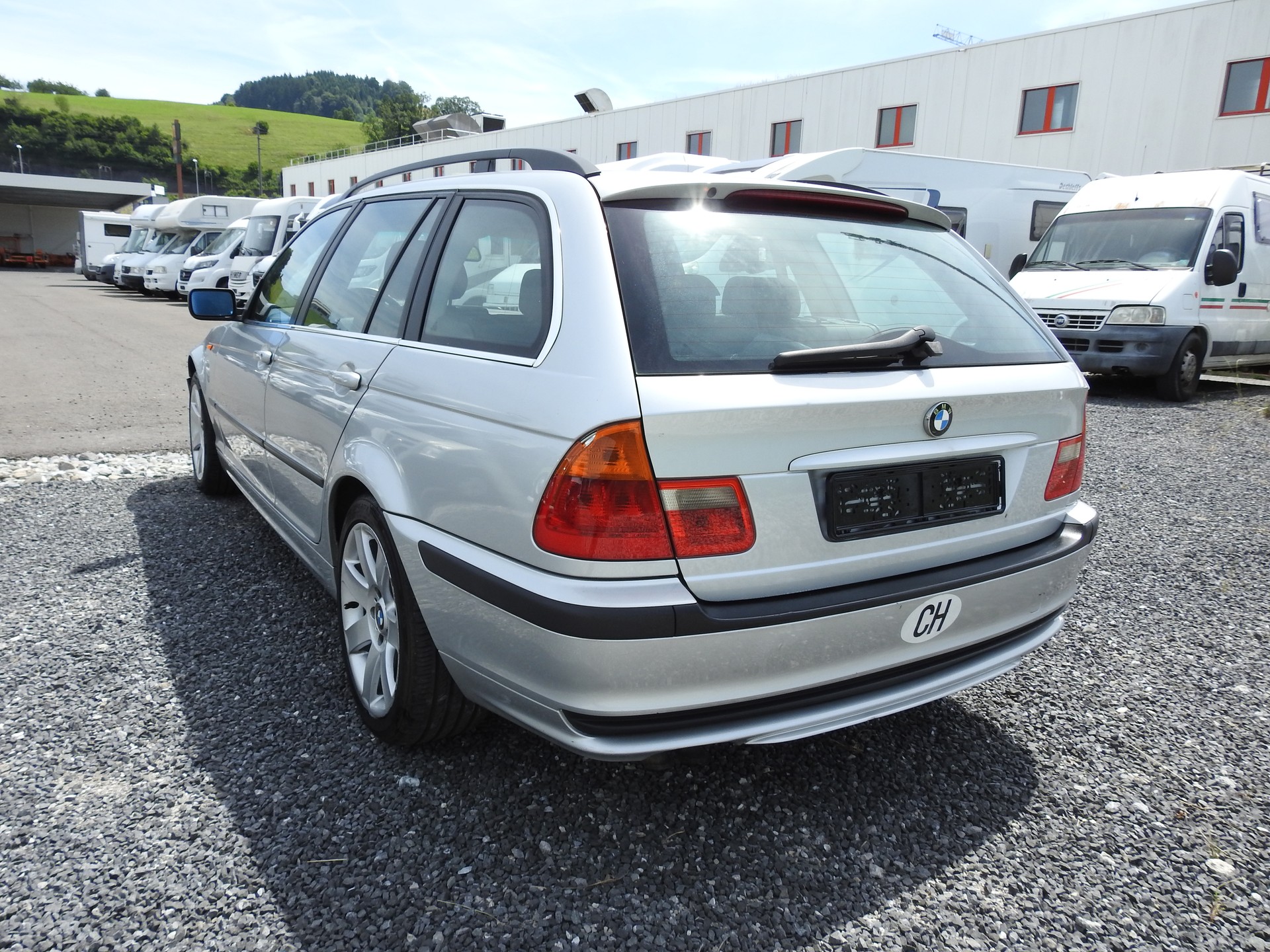 BMW 330xd Touring-image-3