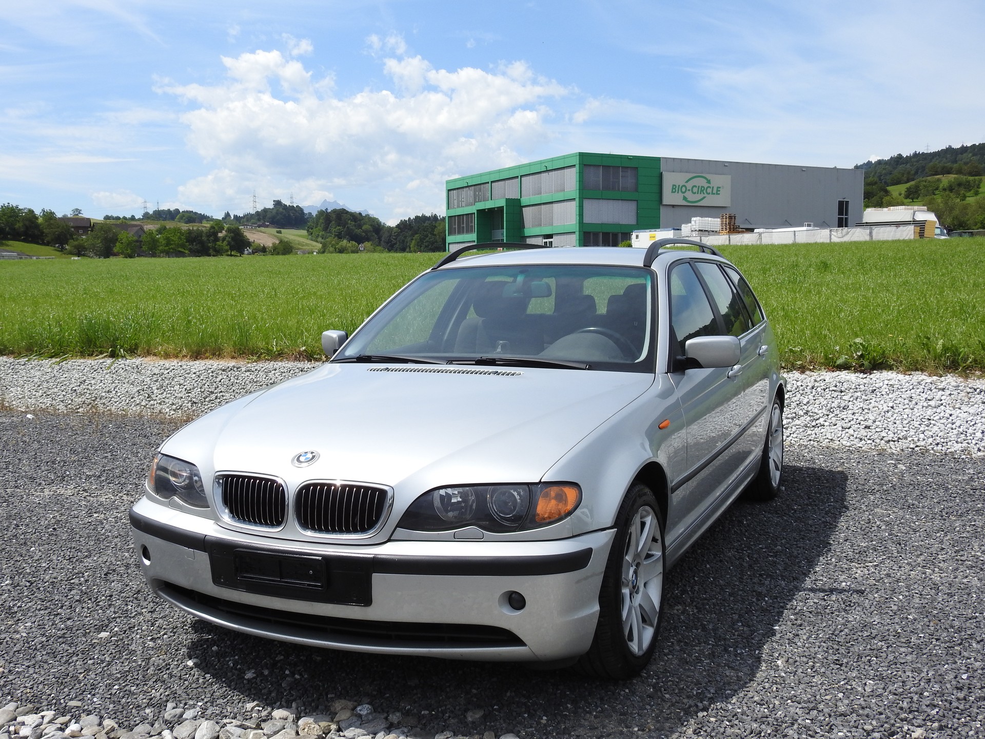 BMW 330xd Touring-image-0