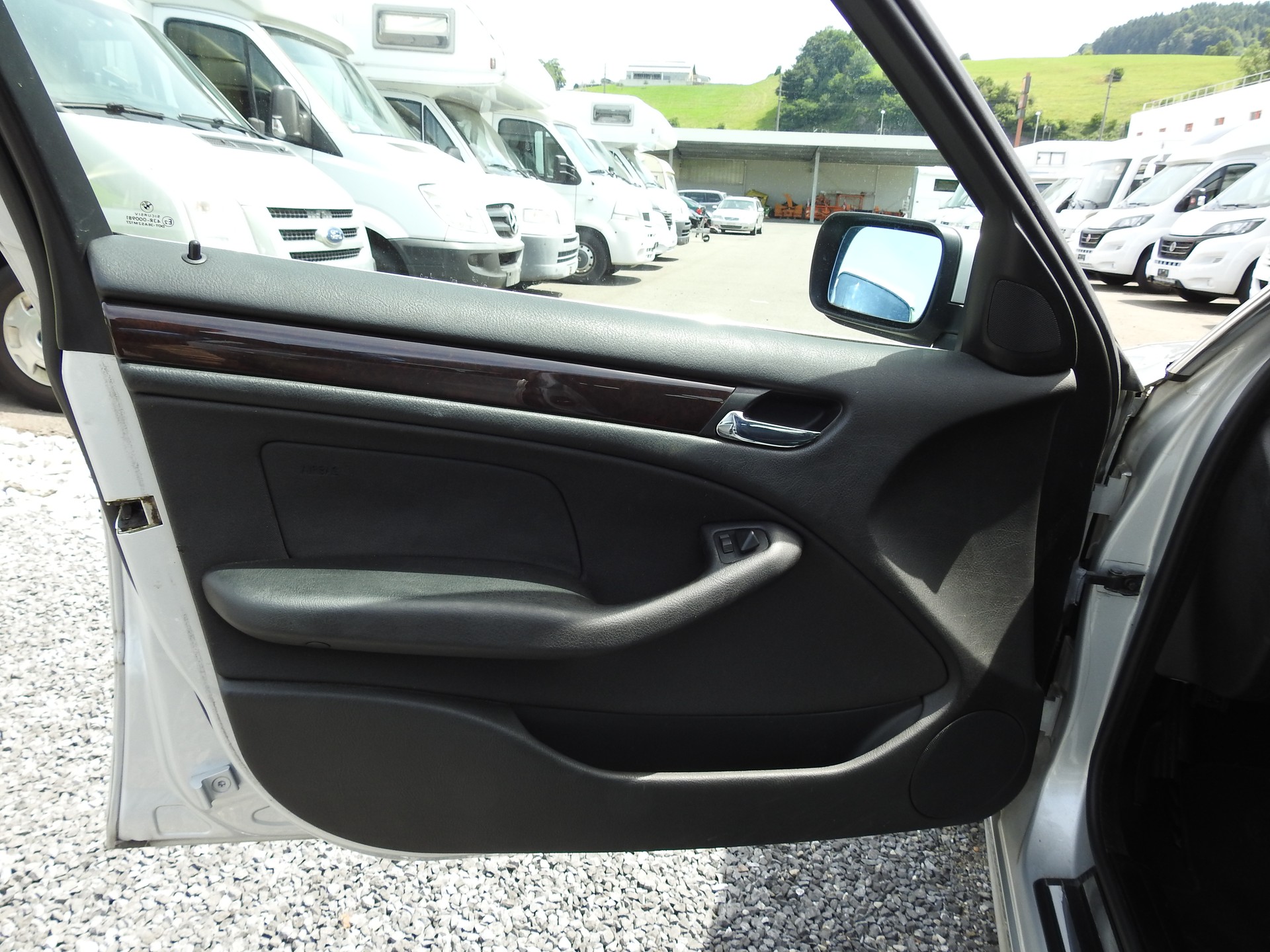BMW 330xd Touring-image-9