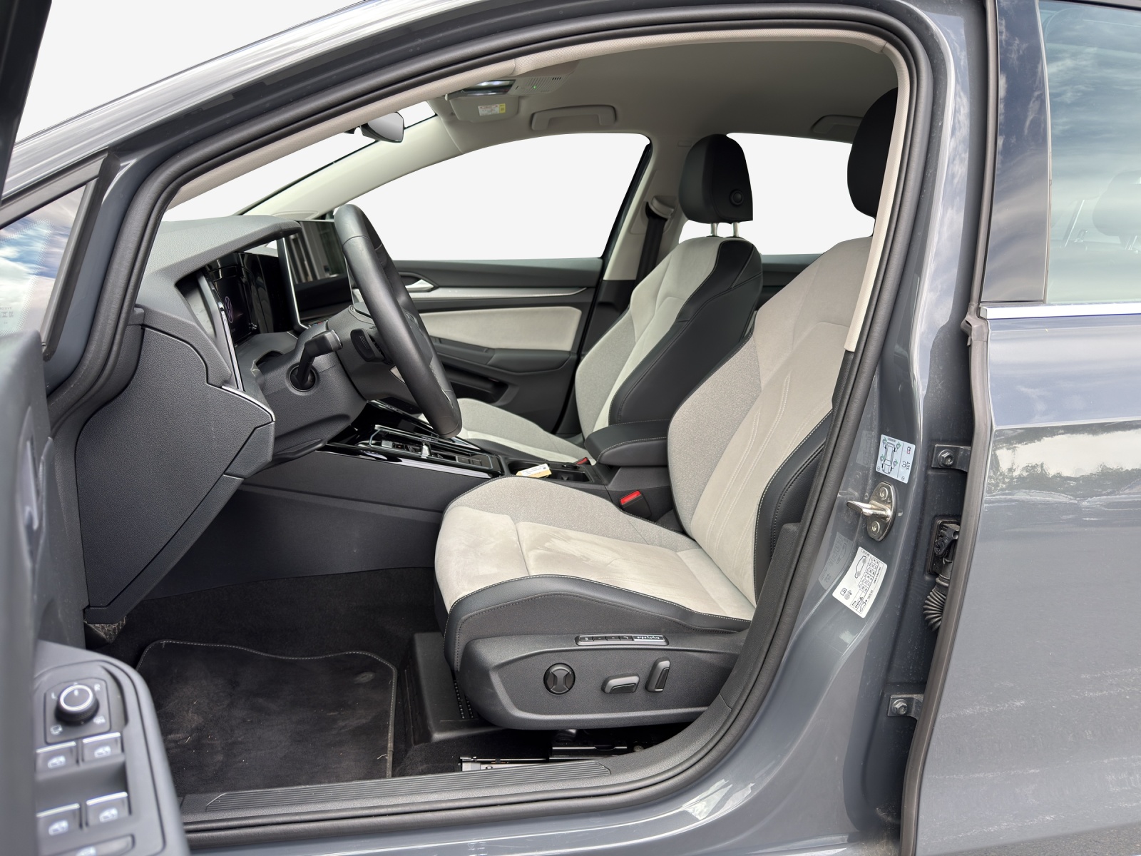 VW Golf 1.5 e TSI mHEV Style DSG-image-7