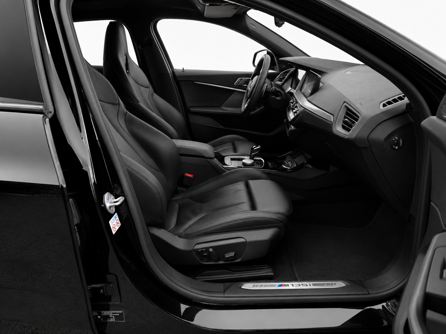 BMW M135i xDrive M-Sport CH FAHRZEUG-image-10