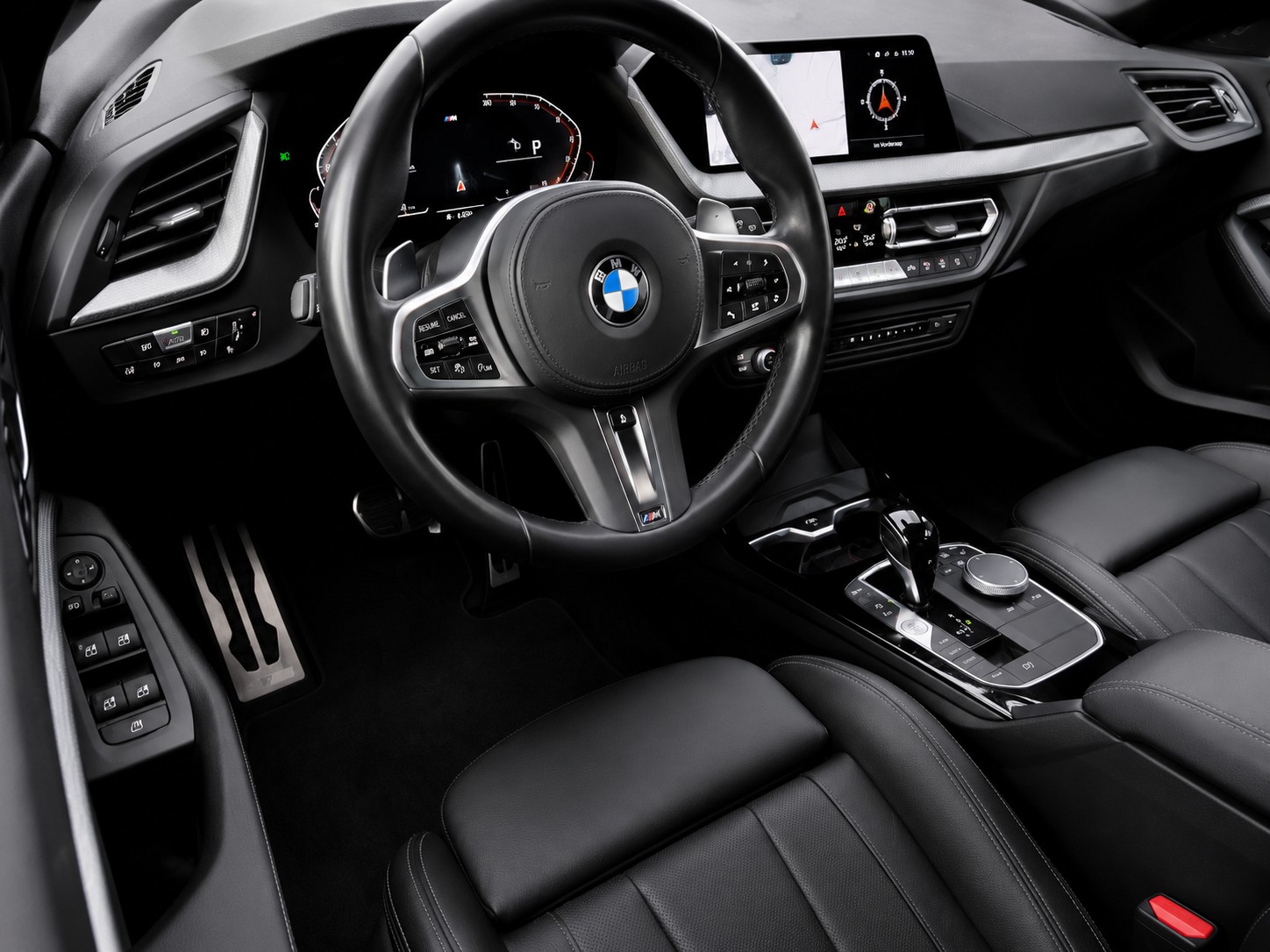 BMW M135i xDrive M-Sport CH FAHRZEUG-image-8