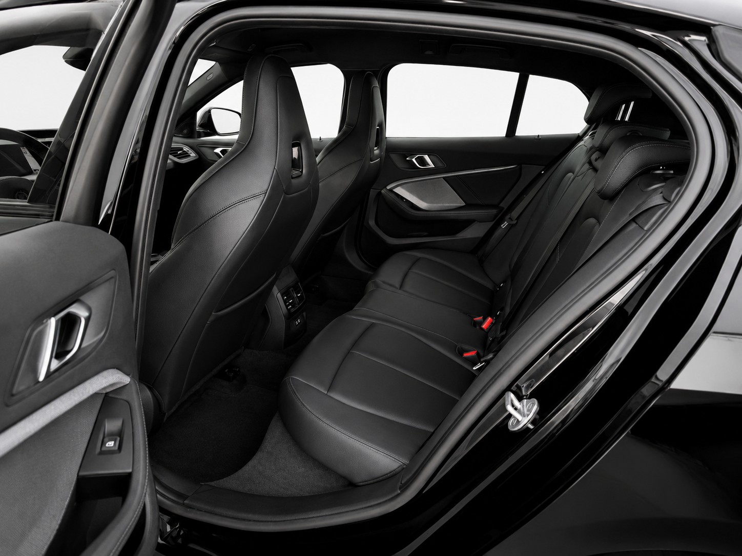 BMW M135i xDrive M-Sport CH FAHRZEUG-image-11