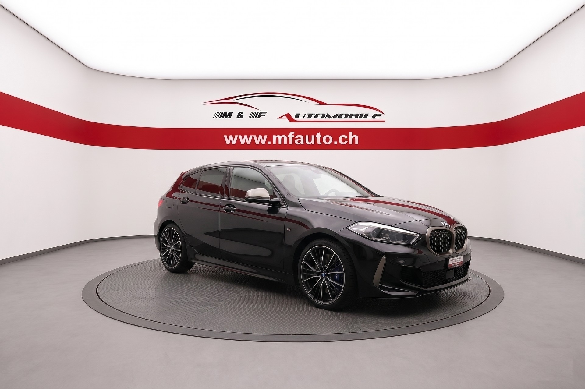 BMW M135i xDrive M-Sport CH FAHRZEUG-showroom-element-1