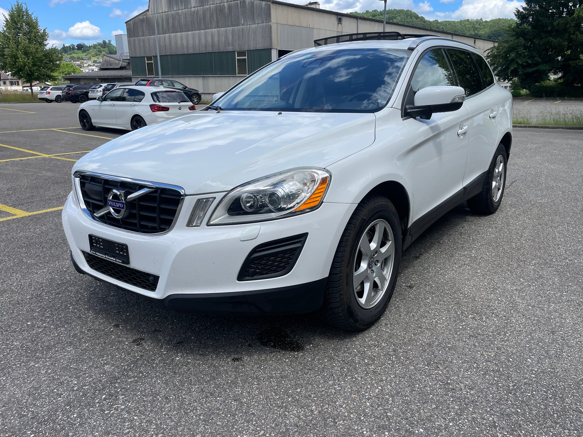 VOLVO XC60 D3 AWD Momentum Geartronic-image-2
