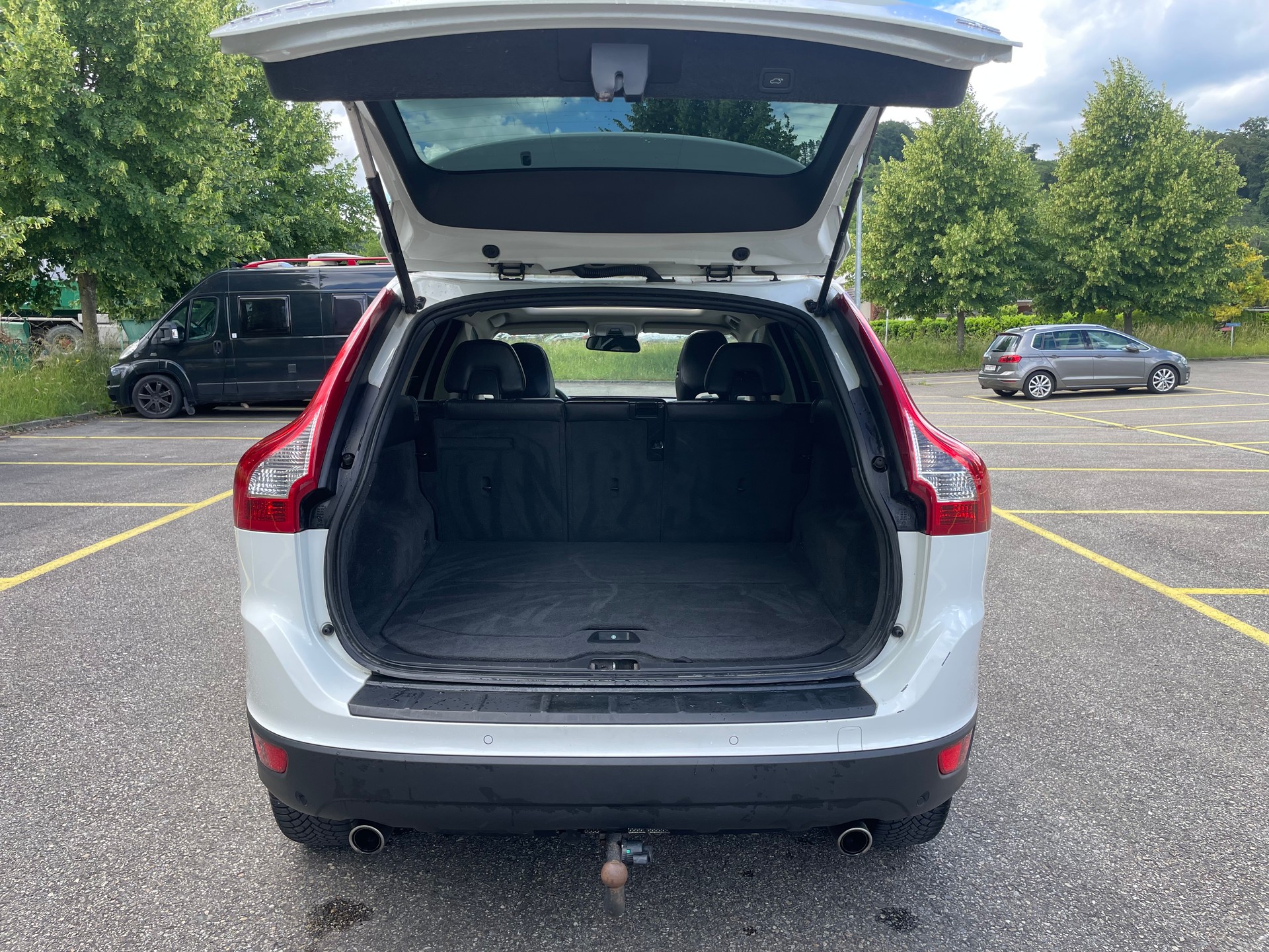 VOLVO XC60 D3 AWD Momentum Geartronic-image-14