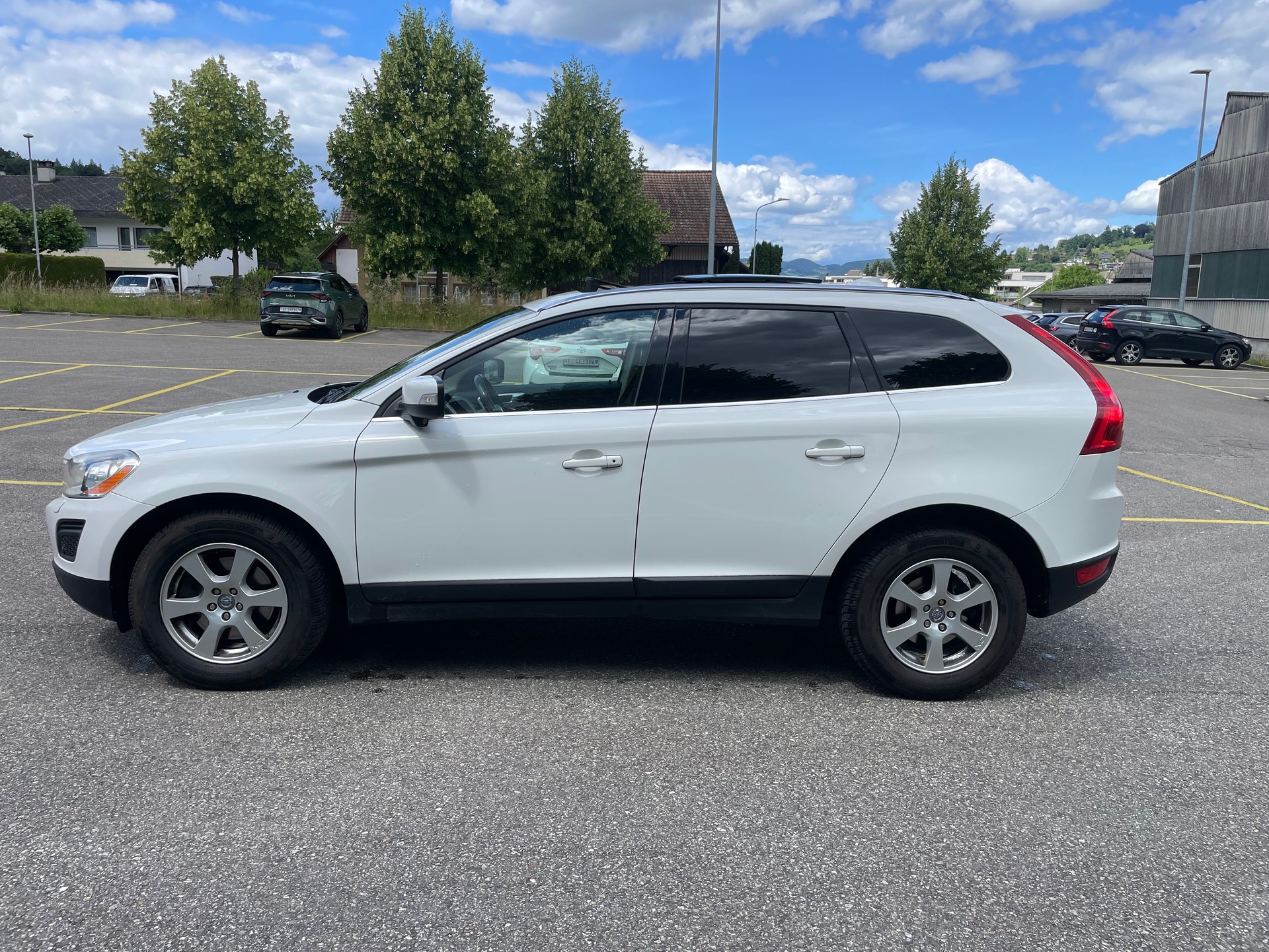 VOLVO XC60 D3 AWD Momentum Geartronic-image-3