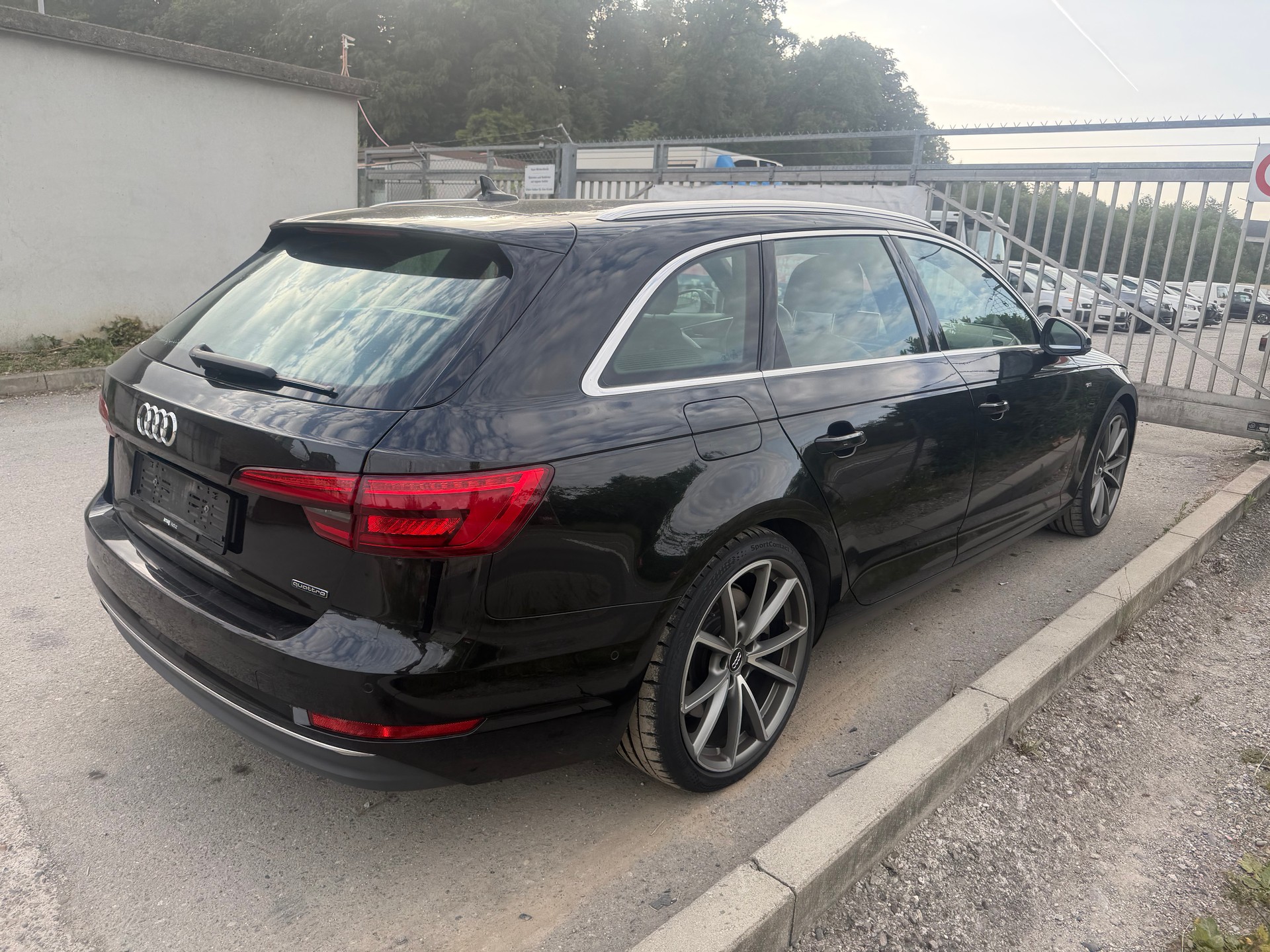 AUDI A4 Avant 3.0 TDI Sport quattro tiptronic-image-3