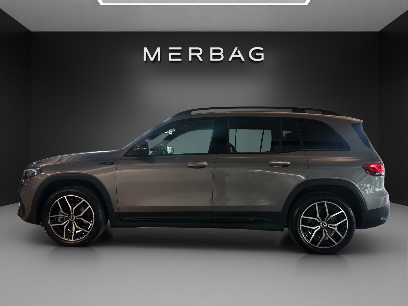 MERCEDES-BENZ EQB 350 AMG Line 4Matic-image-2