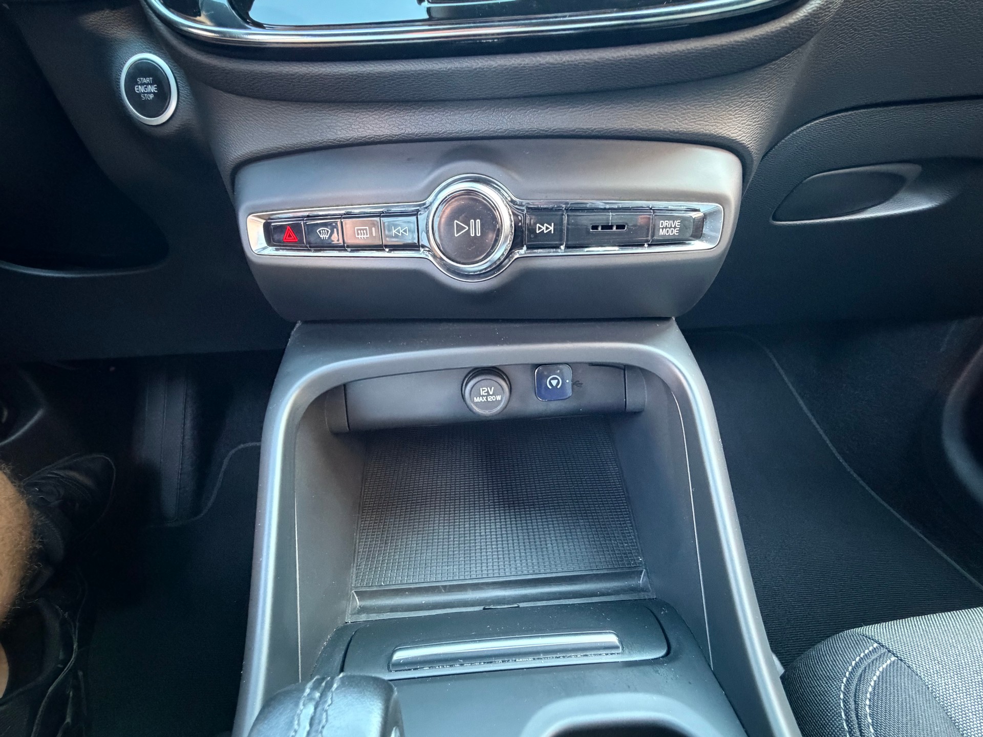 VOLVO XC40 T2 XCITE Geartronic CROCHET D'ATTELAGE-image-20