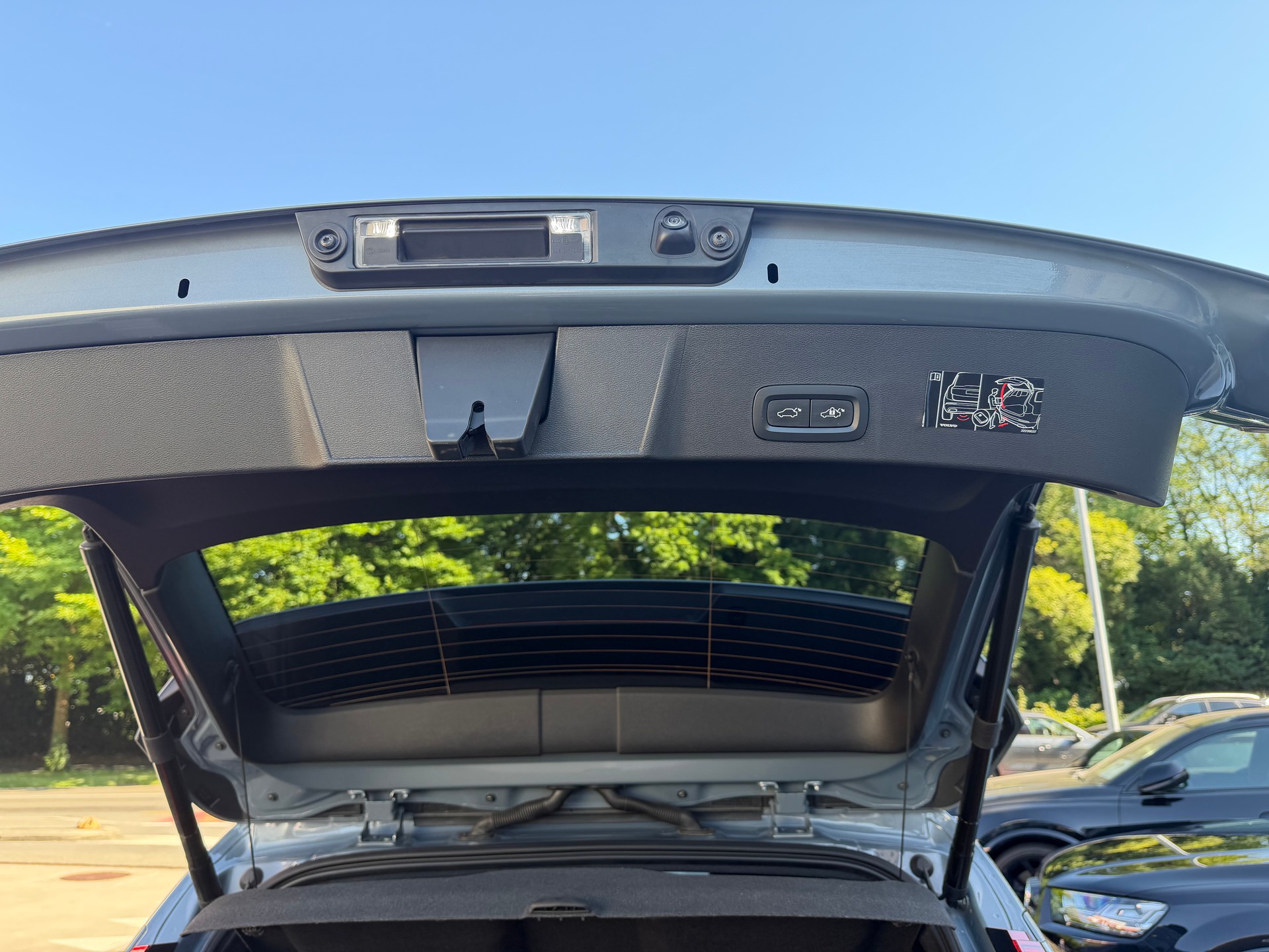 VOLVO XC40 T2 XCITE Geartronic CROCHET D'ATTELAGE-image-8