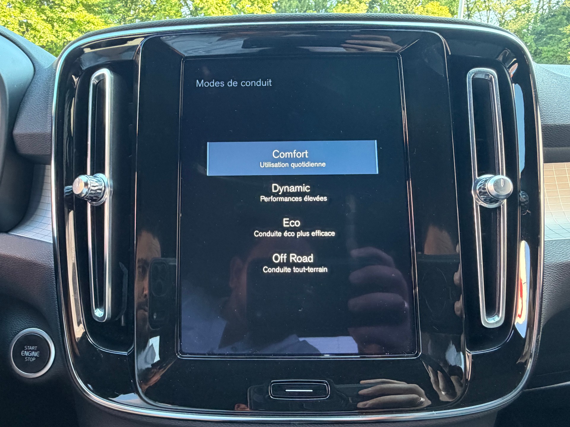 VOLVO XC40 T2 XCITE Geartronic CROCHET D'ATTELAGE-image-17