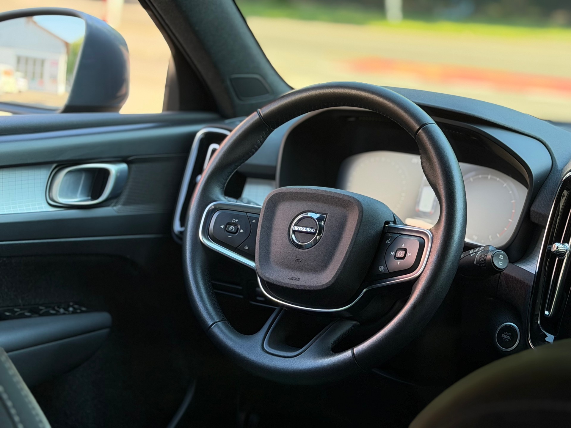 VOLVO XC40 T2 XCITE Geartronic CROCHET D'ATTELAGE-image-12