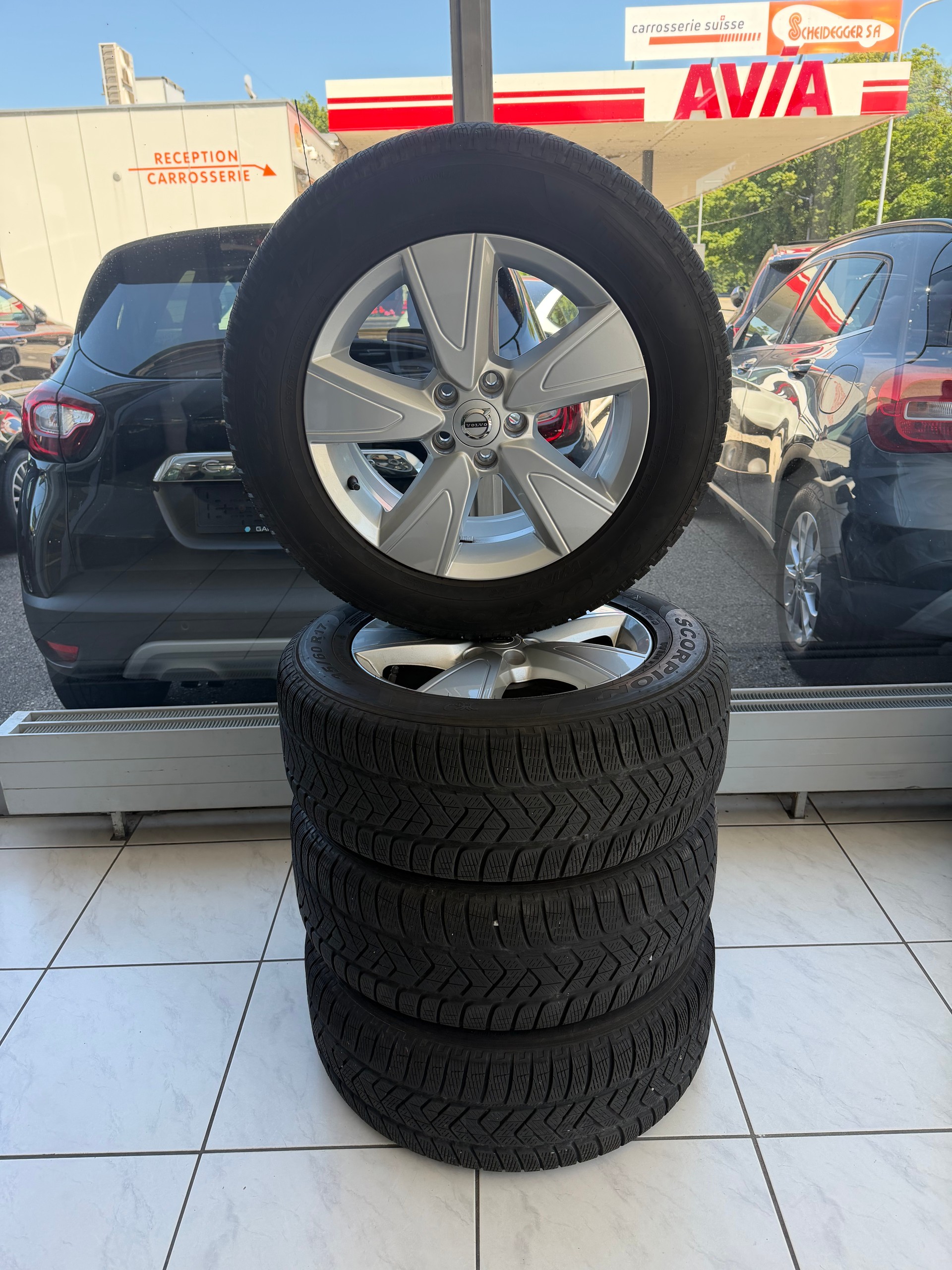 VOLVO XC40 T2 XCITE Geartronic CROCHET D'ATTELAGE-image-23
