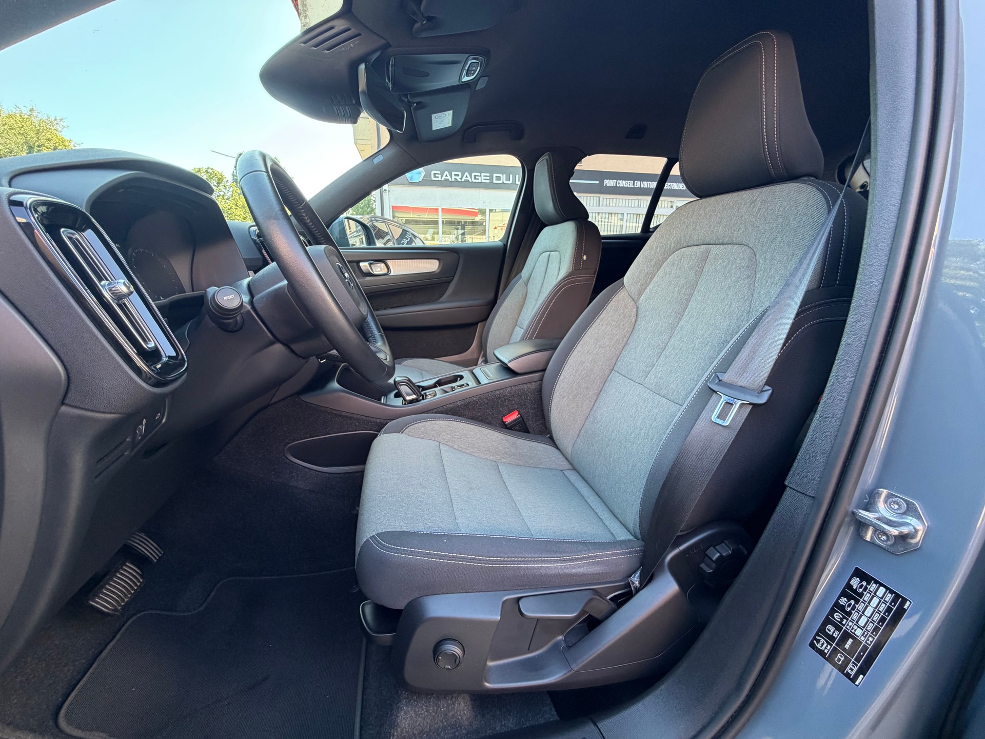 VOLVO XC40 T2 XCITE Geartronic CROCHET D'ATTELAGE-image-11