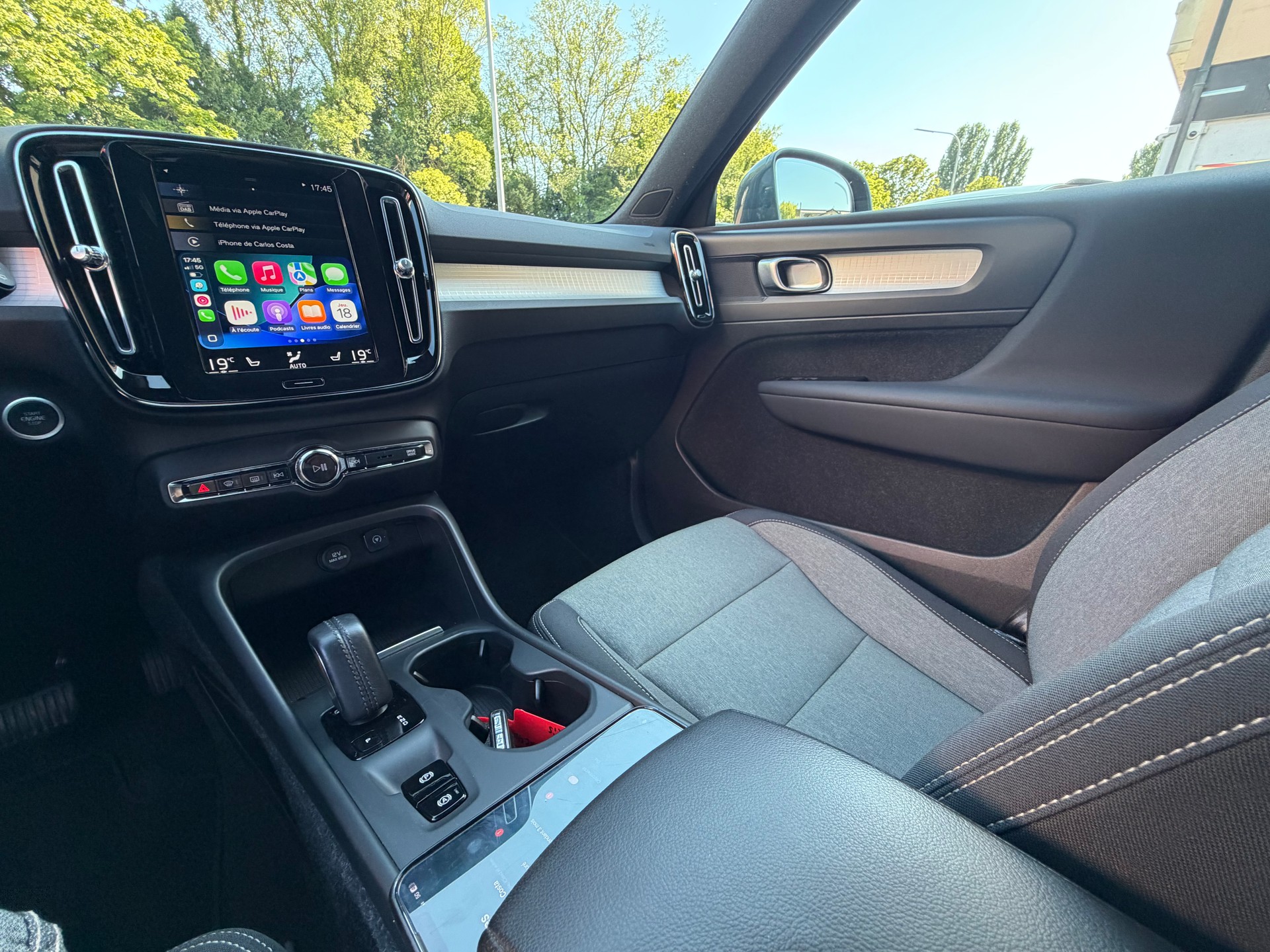 VOLVO XC40 T2 XCITE Geartronic CROCHET D'ATTELAGE-image-22