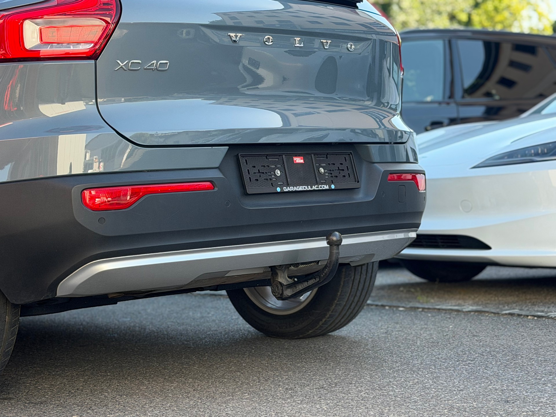 VOLVO XC40 T2 XCITE Geartronic CROCHET D'ATTELAGE-image-9