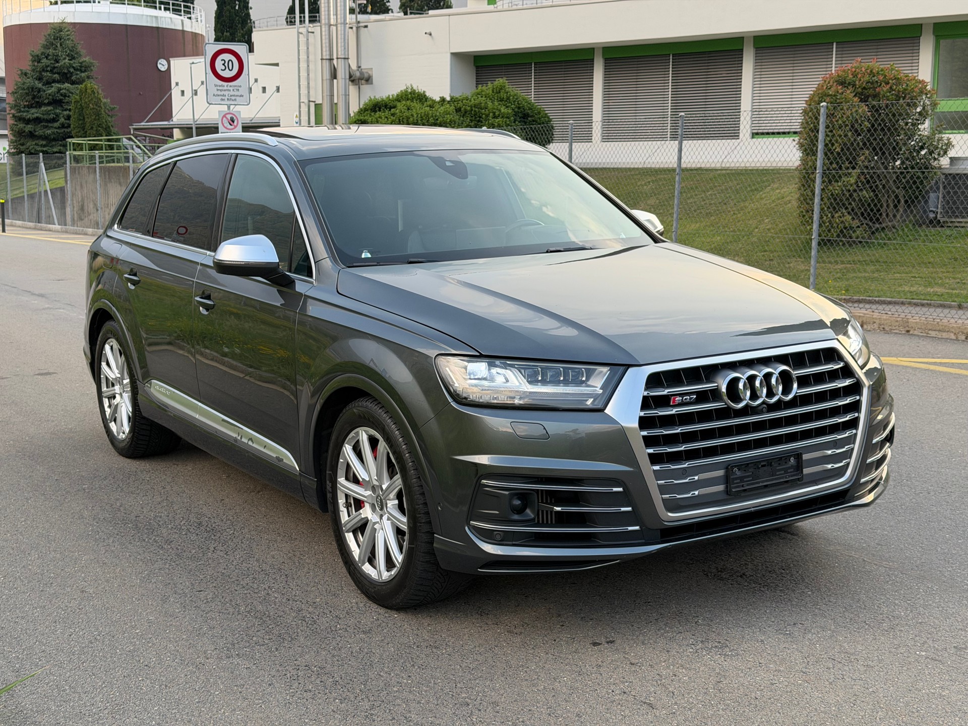 AUDI SQ7 4.0 TDI quattro tiptronic | 7 PL | CH Auto-image-6
